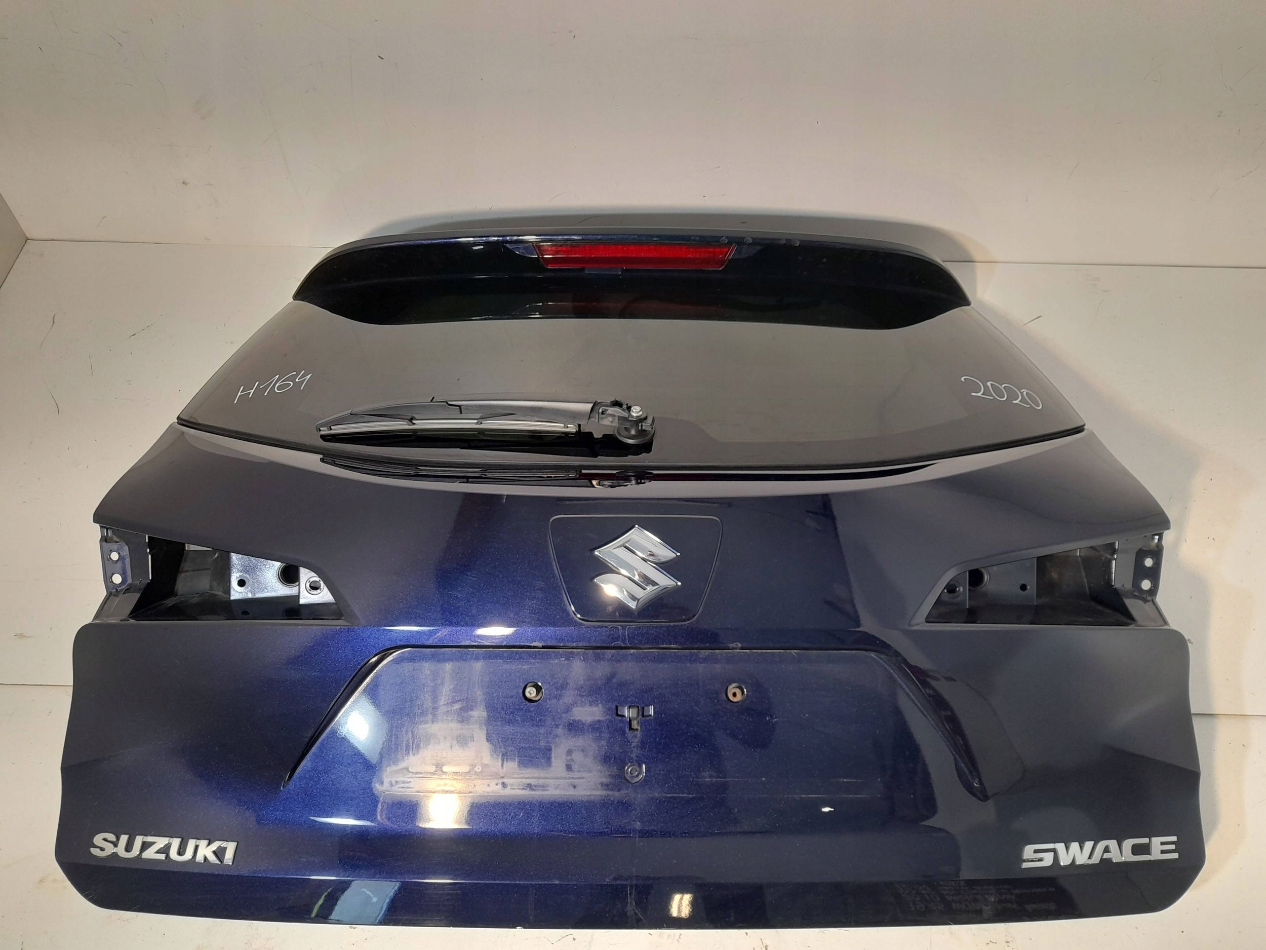 Suzuki Swace trunk door boot H16412345