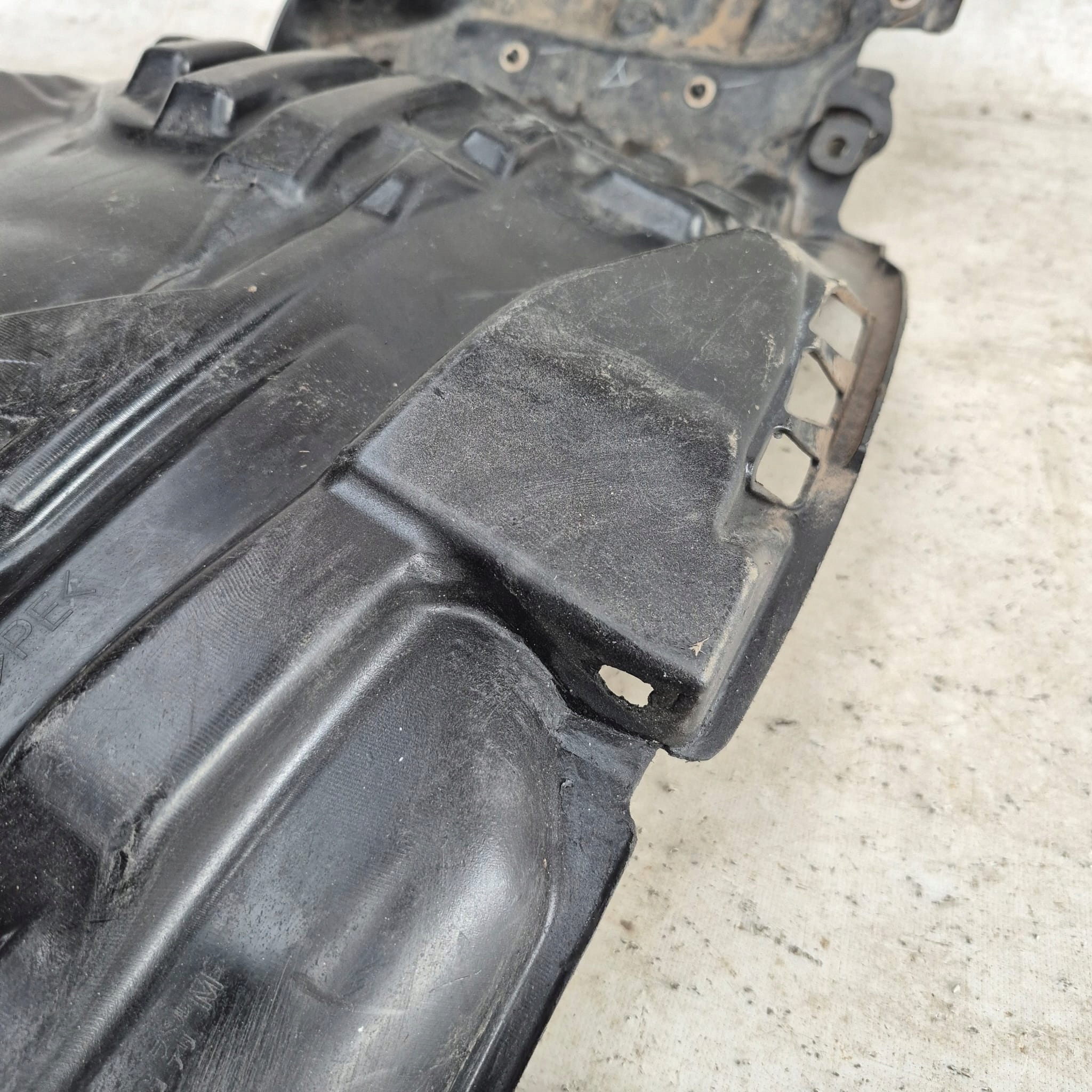 SUBARU FORESTER V 5 18-24 mudguard front front right