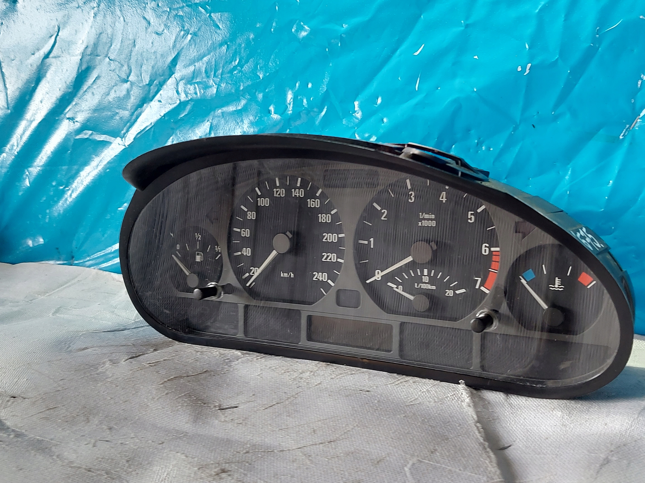 dials clock BMW 3 E46 318i 6902362