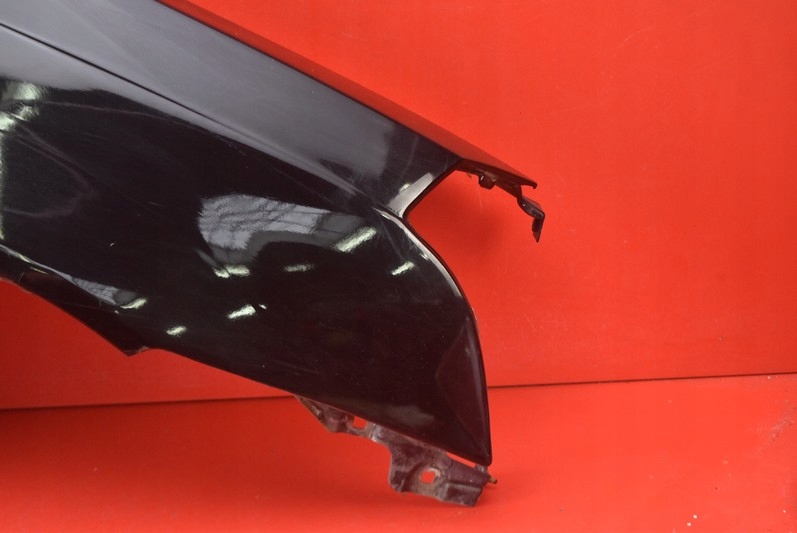 fender right front front black CADILLAC CTS 1 and 02-07