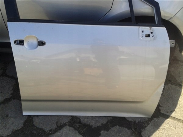 DRZWI PRAWE PRZEDNIE TOYOTA COROLLA VERSO II Producent Kia OE