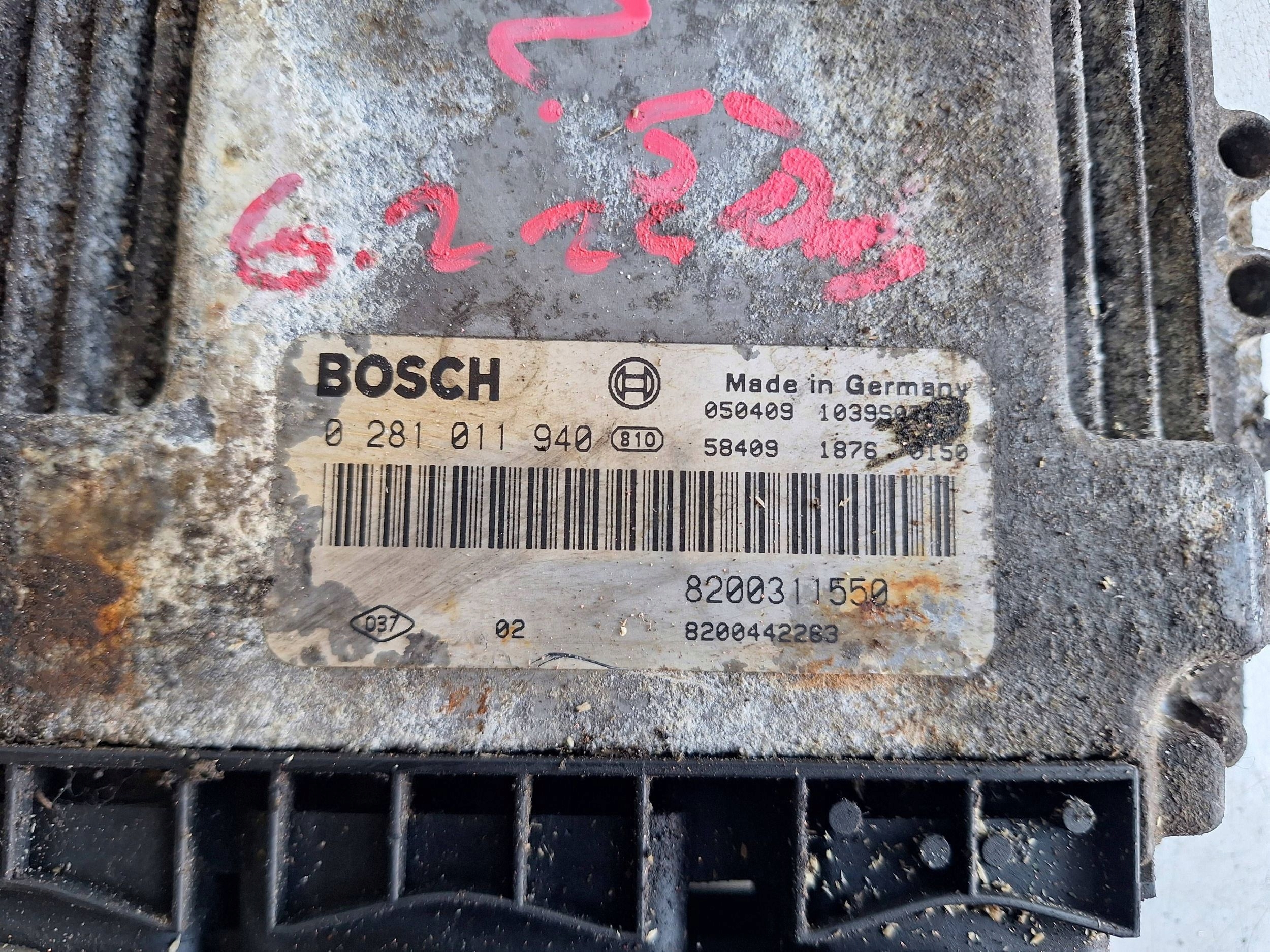 RENAULT computer control unit of the engine 0281011940 BOSCH 8200311550