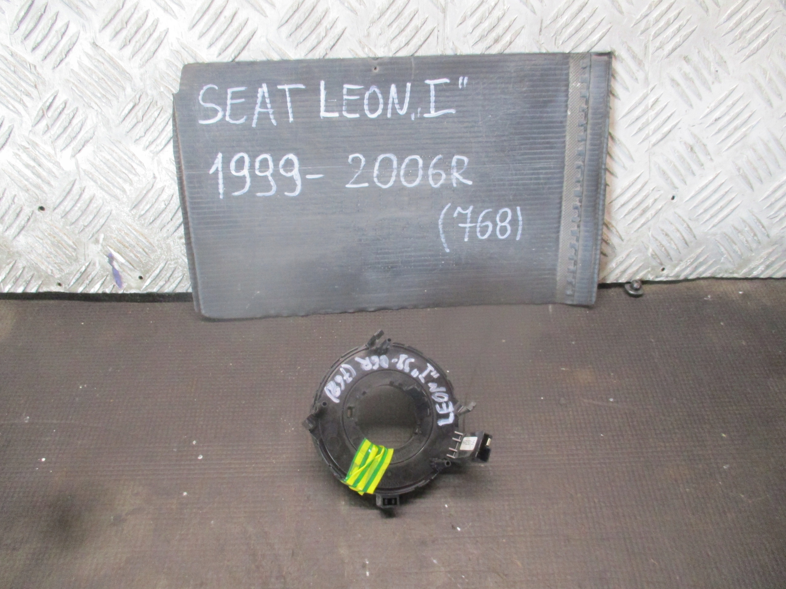 шлейф подушки безопасности seat Leon I 99-06r