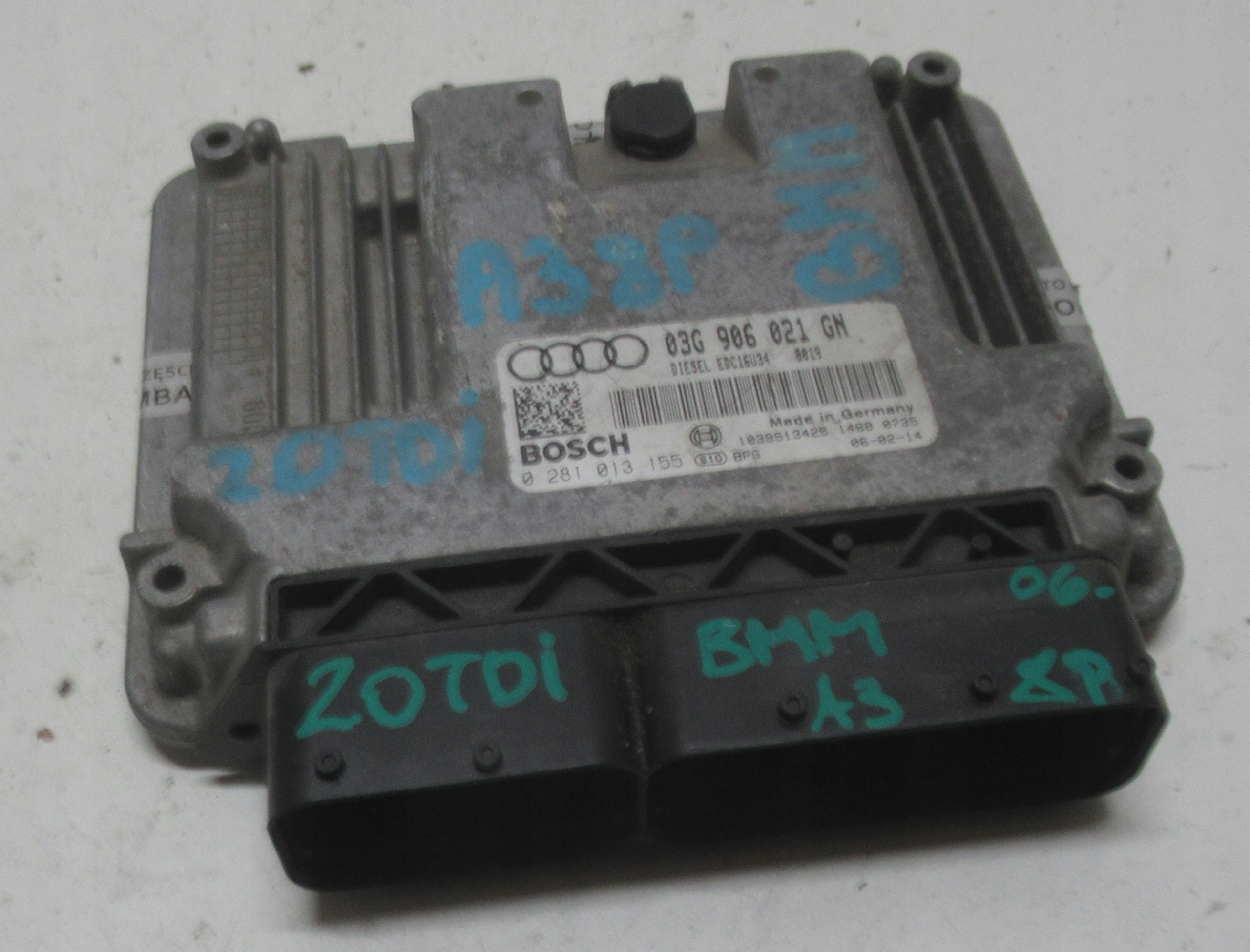 AUDI A3 8P 2.0 TDI 06R computer control unit of the engine 03G906021GN