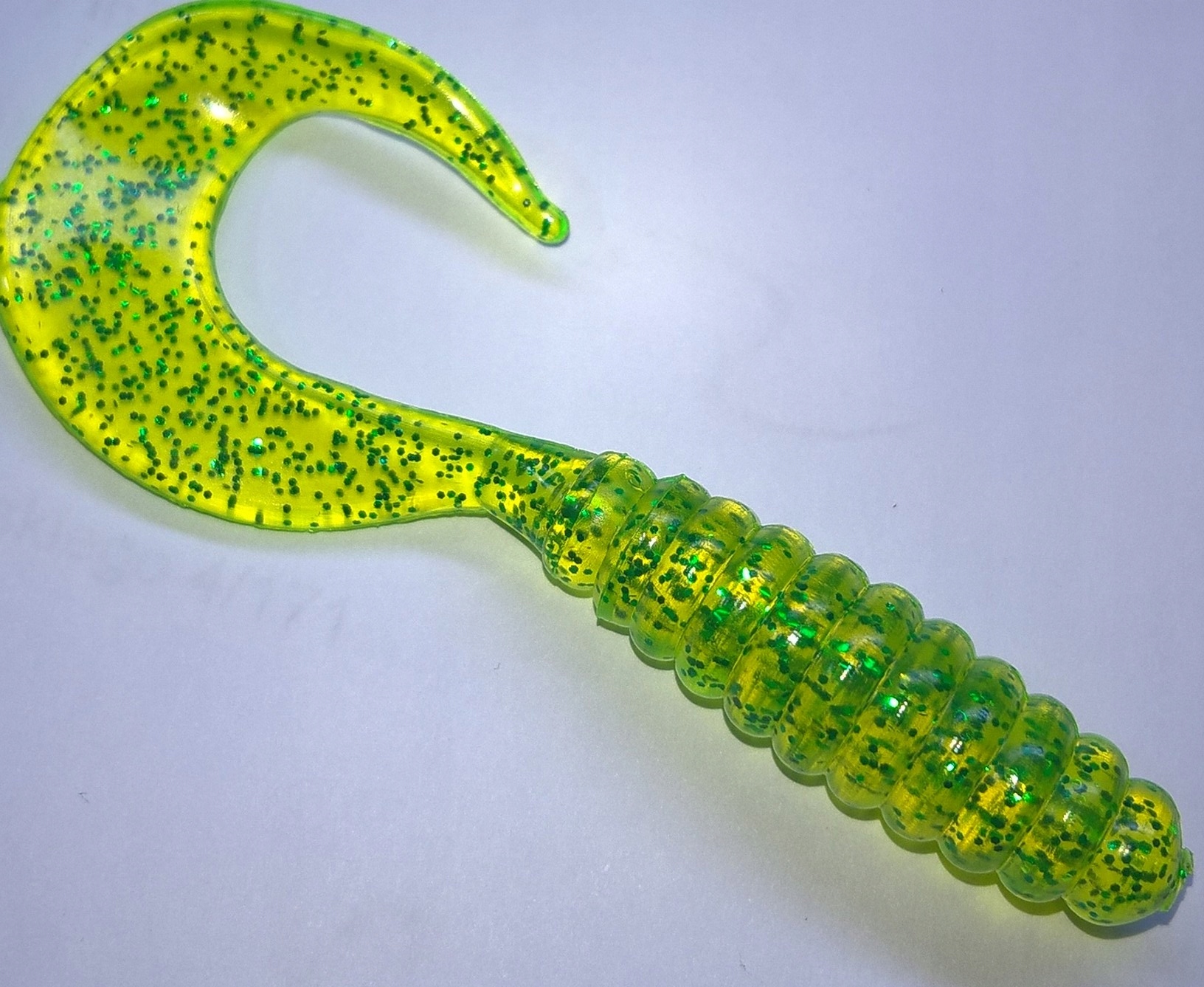 

Manns Twister 3cm (2szt) Żółty Fluo, zielony brok.