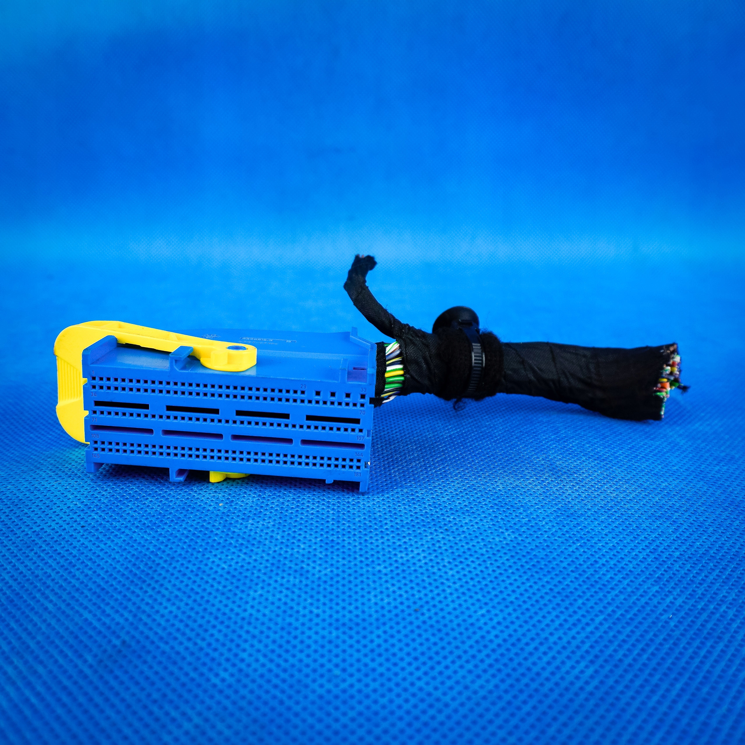 connecting spoiler connector piny BMW 61139841810 9841810