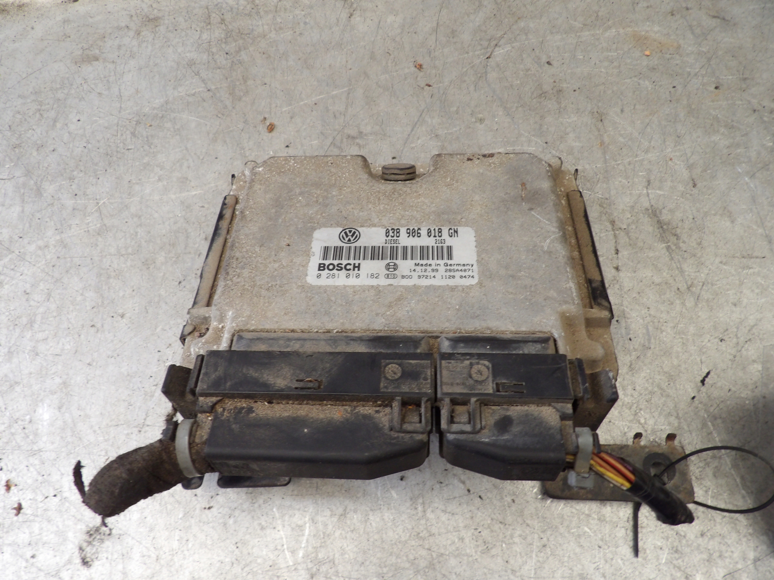 Skoda Octavia and computer, control unit 038906018GN 0281010182