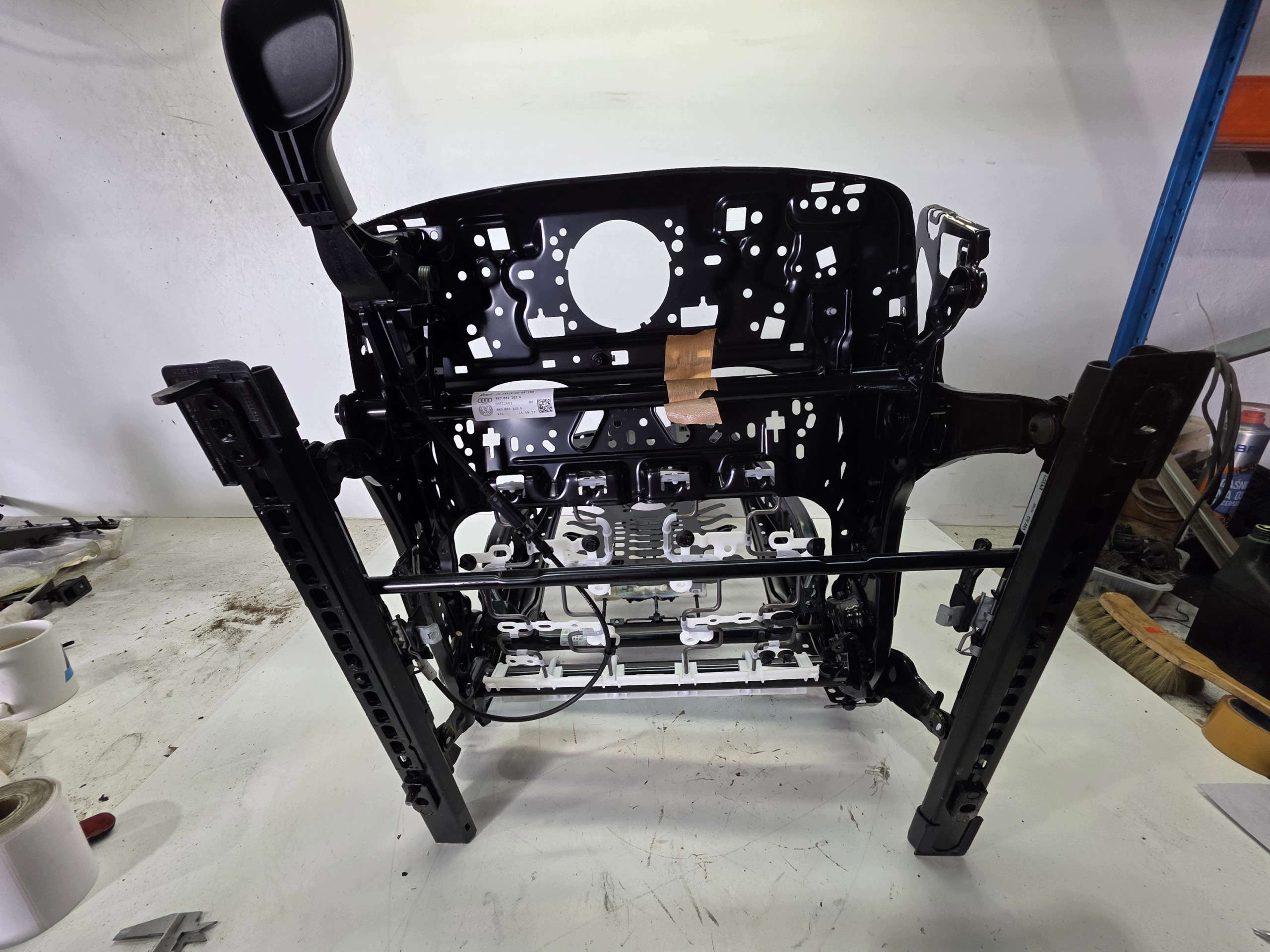 support seat left AUDI A6 C8 4K0881045AN 4K0881105G