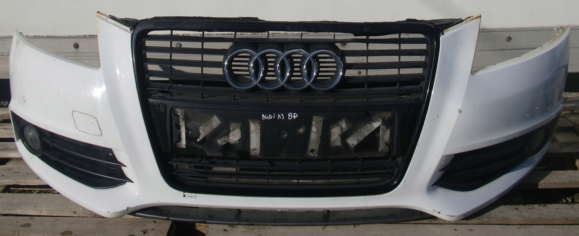 AUDI A3 8P LIFT DUZY grill bumper front BIALY