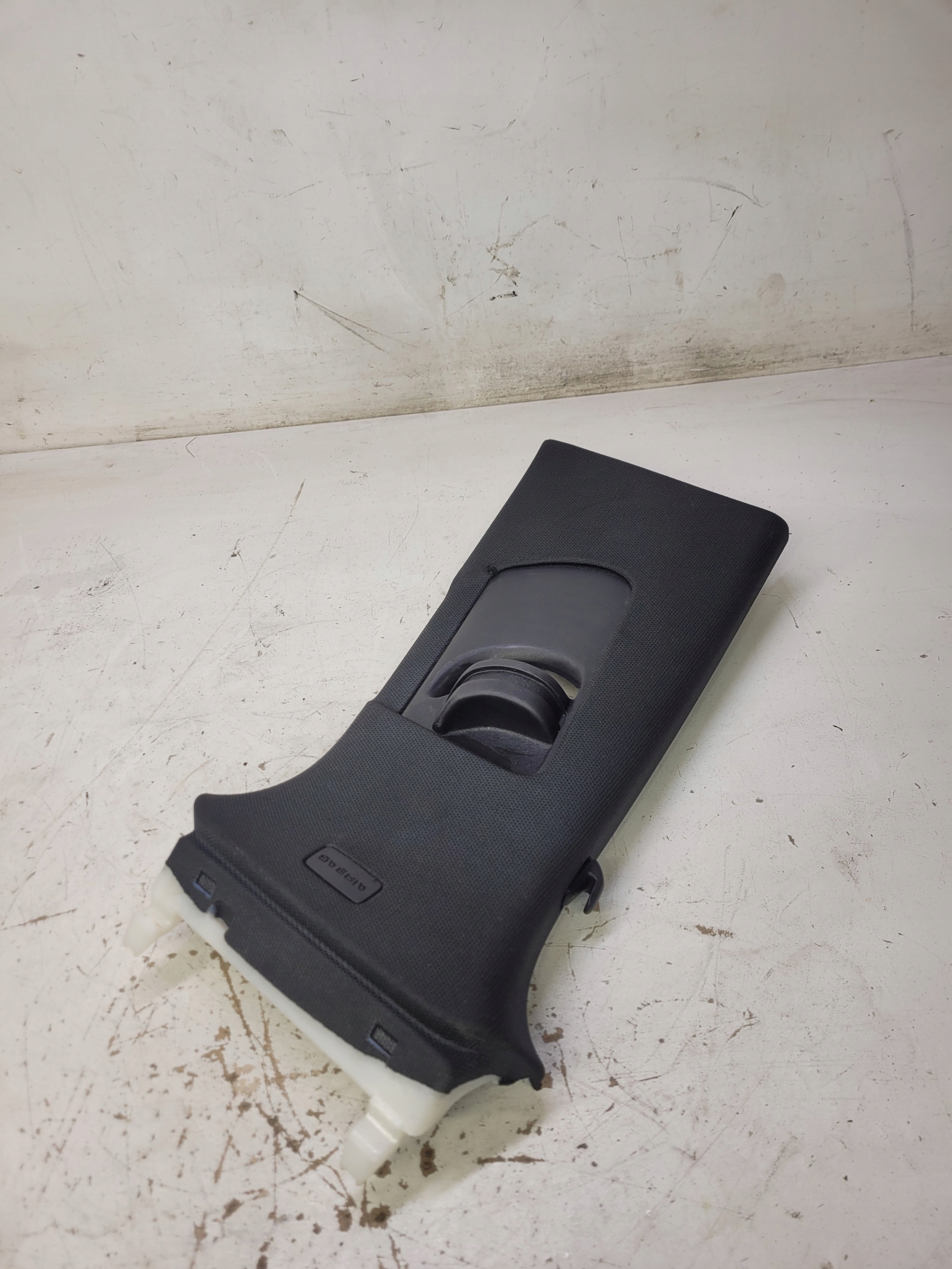 cover SLUPKA B left AUDI A4 B9 AVANT 8W0867243E