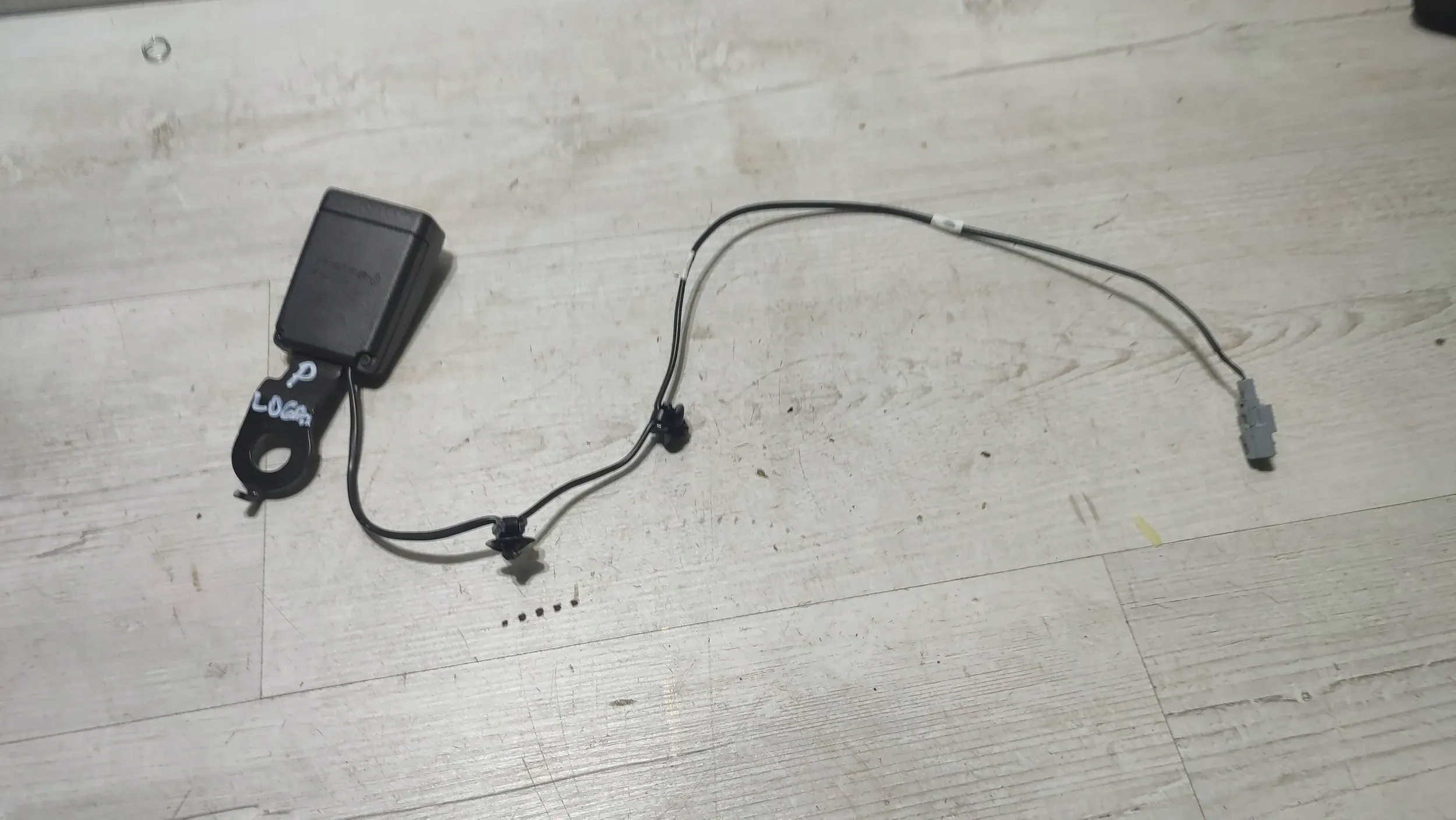 Dacia Logan II 2019r front side right klamra supports