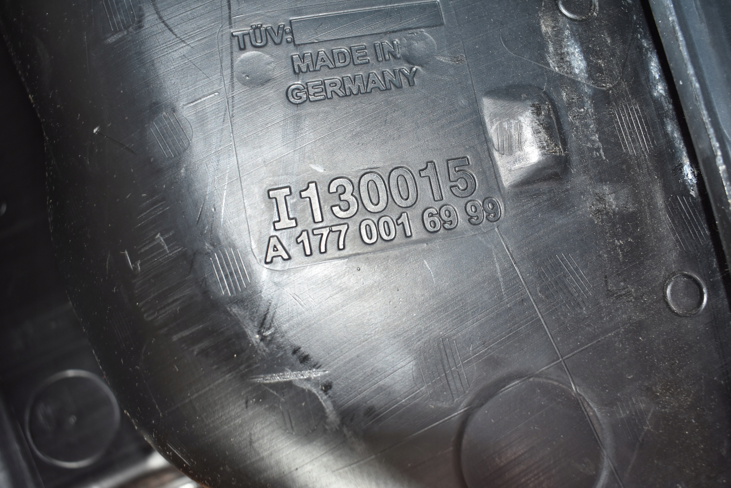 IDEALNY tank MERCEDES GLA H247 H243 1