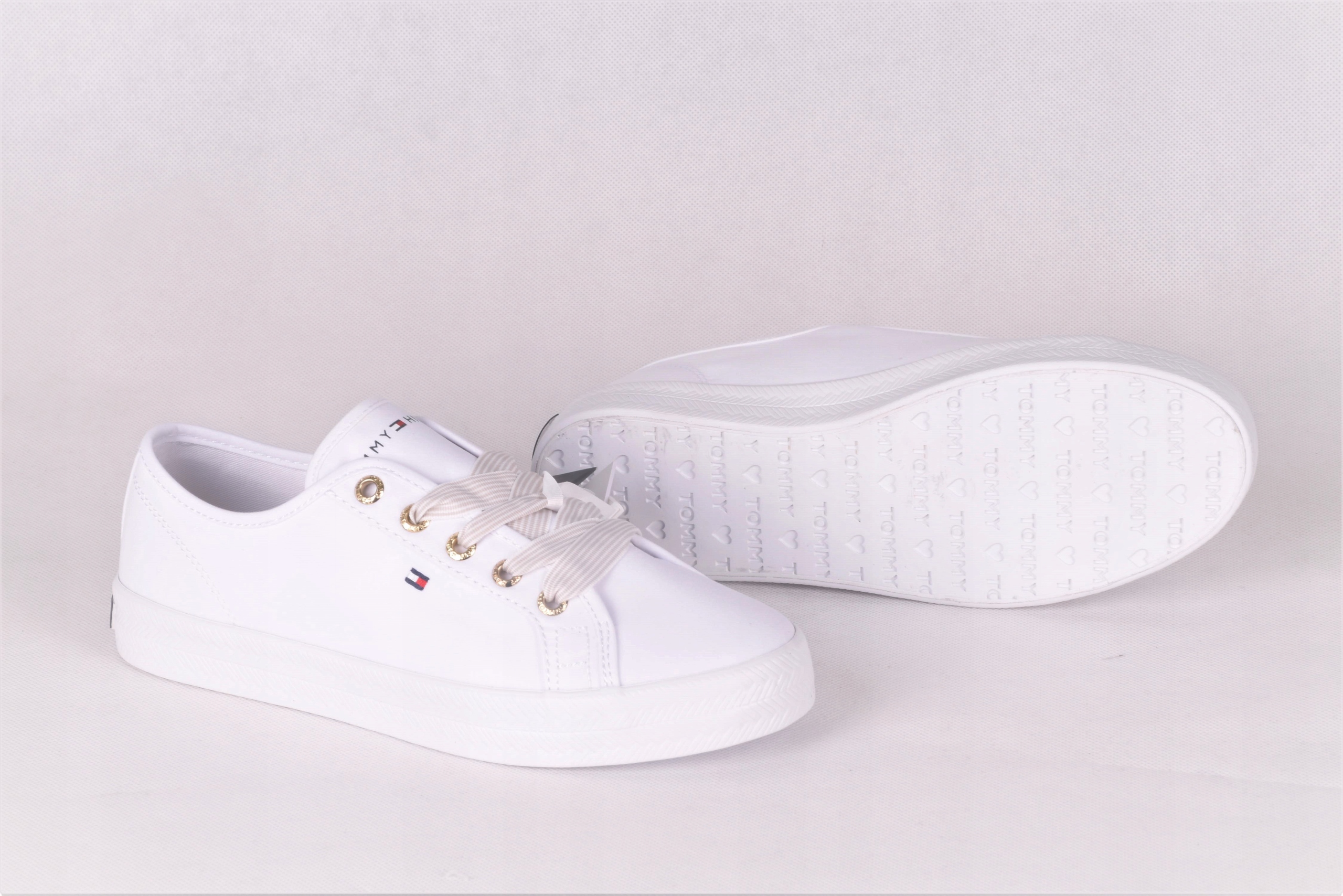 TOMMY HILFIGER BUTY FW0FW04848 YBS ROZ 40 Rozmiar 40