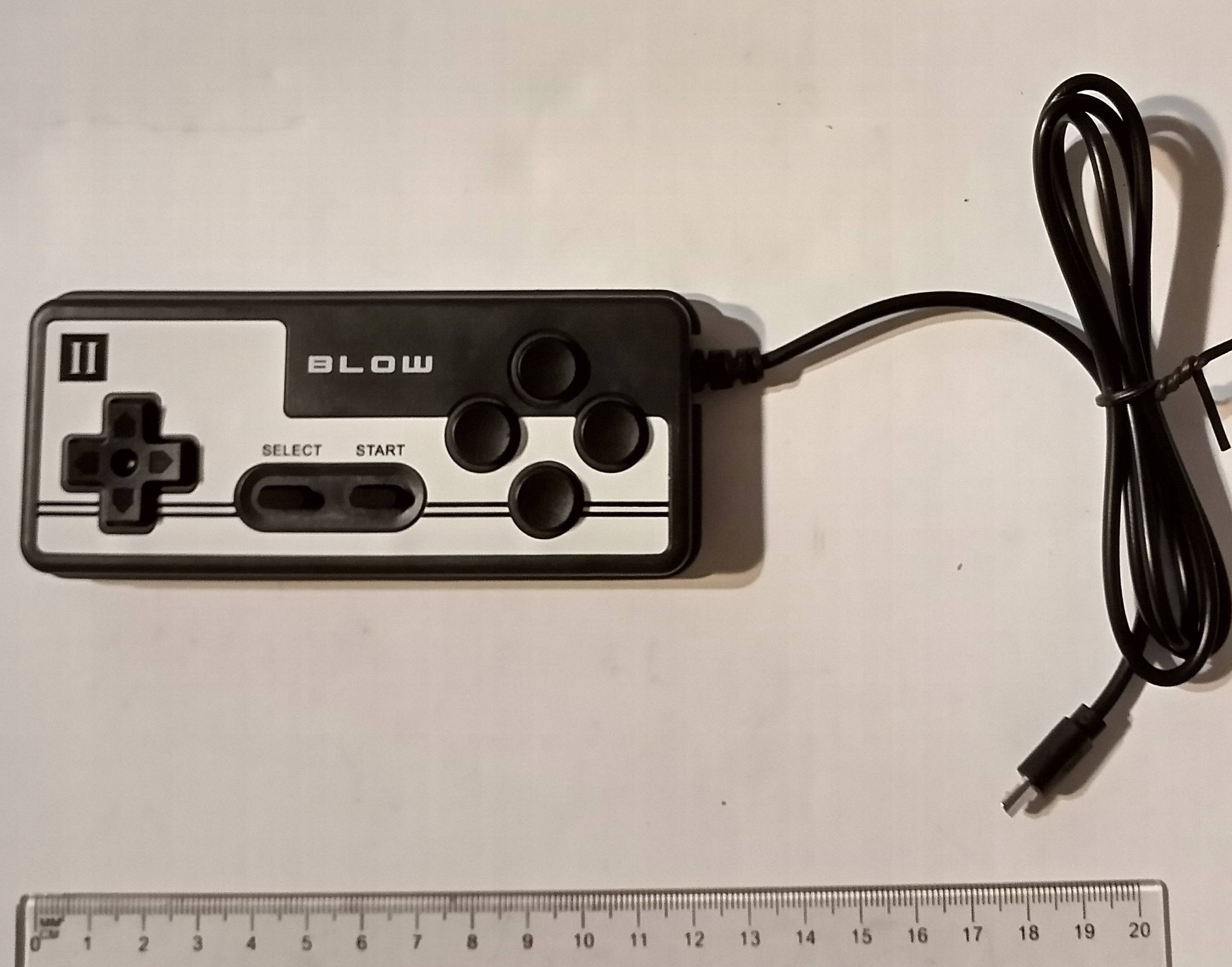Pad przewodowy do konsoli Nintendo Switch czarny