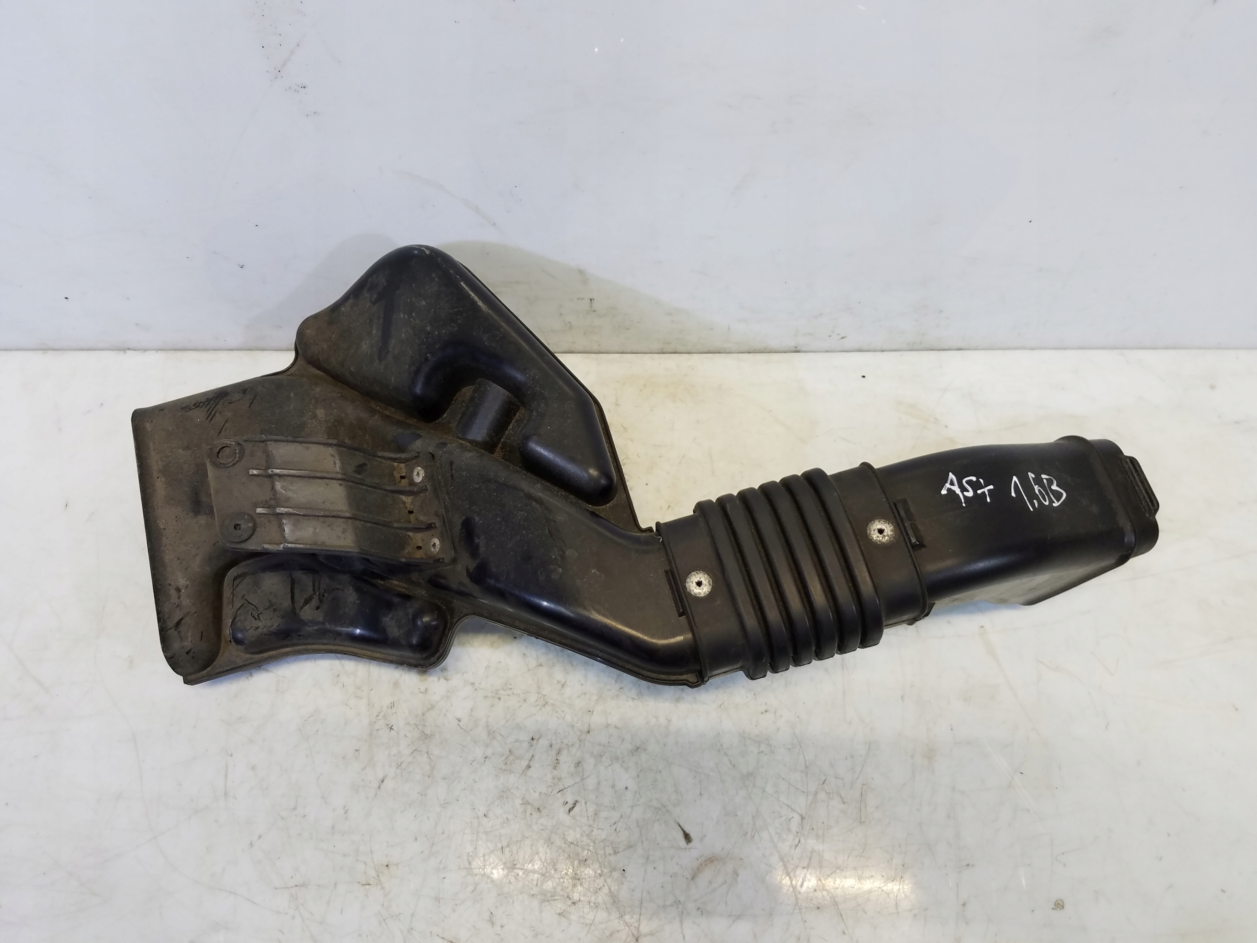 резонатор Воздух mitsubishi ASX 1.6 b