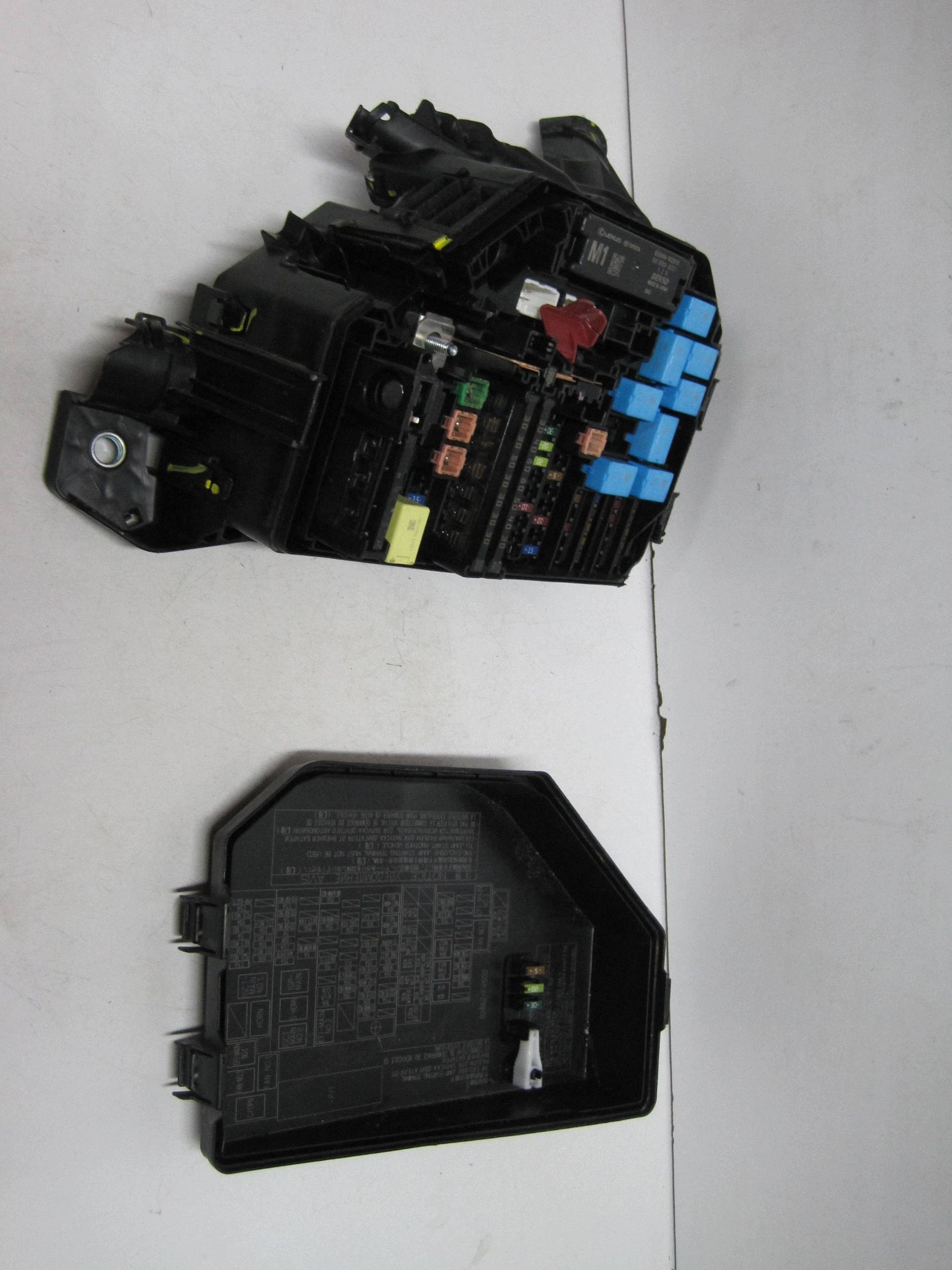 fuse box complete TOYOTA CHR C-HR II 82662F4500