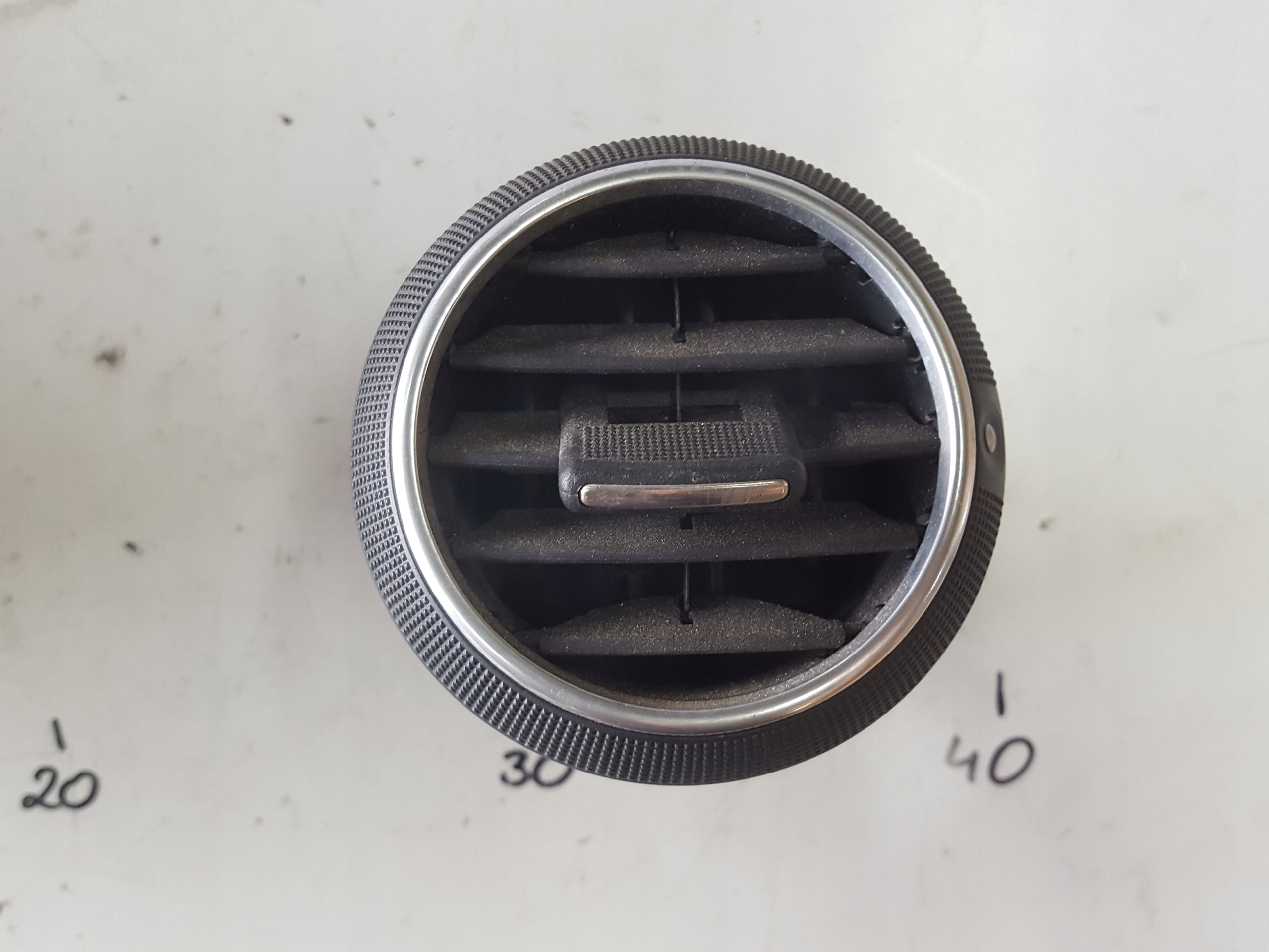 AUDI A3 8P 03-07r KRATKA NAWIEWU