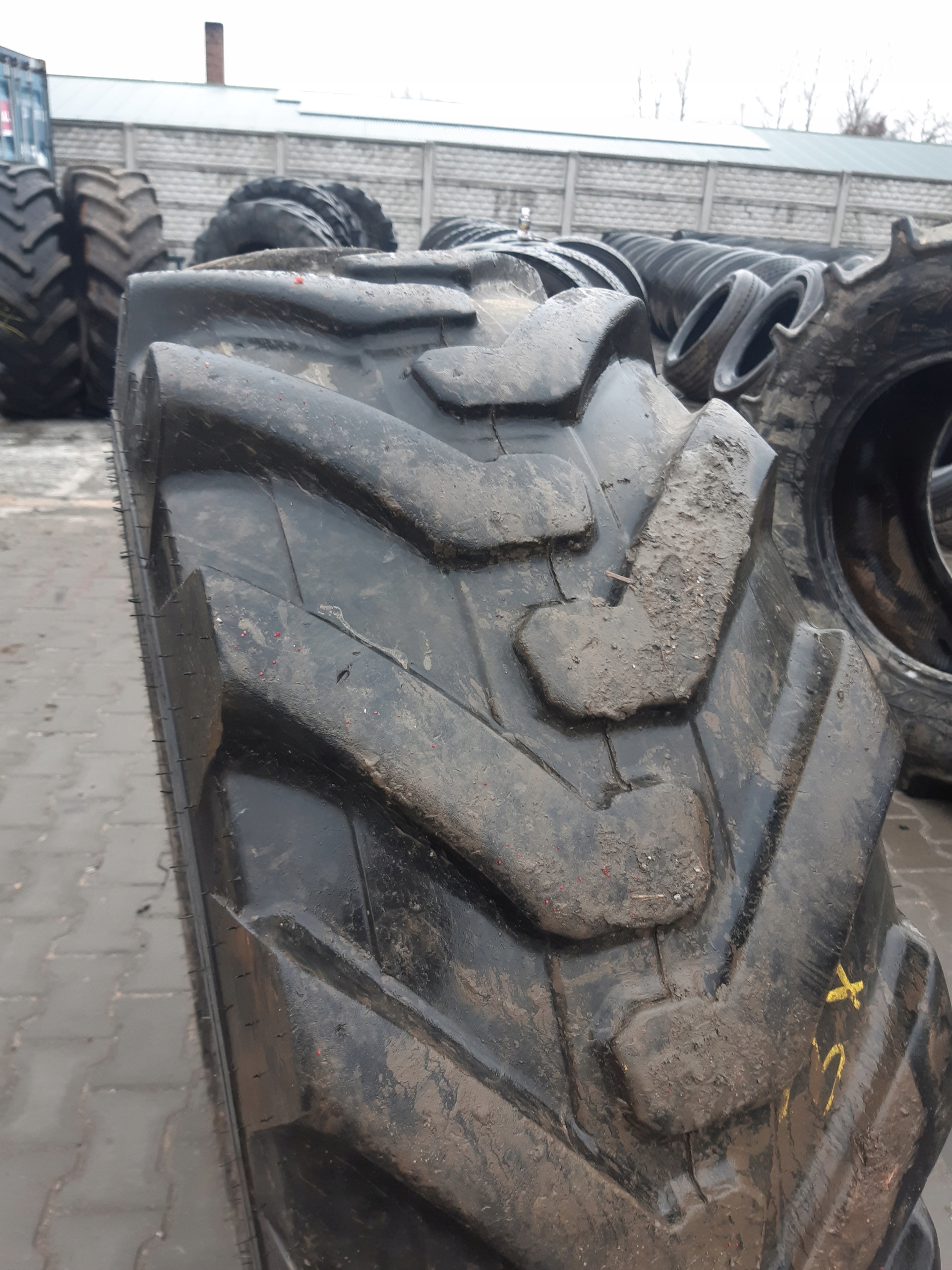 440/80-24 Alliance Toughtrac opona Szerokość opony 440 mm