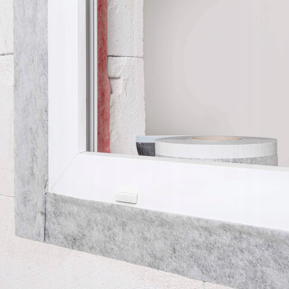 TAŚMA OKIENNA ZEWNĘTRZNA USZCZELNIAJĄCA 70mm 30m Marka IsolBau