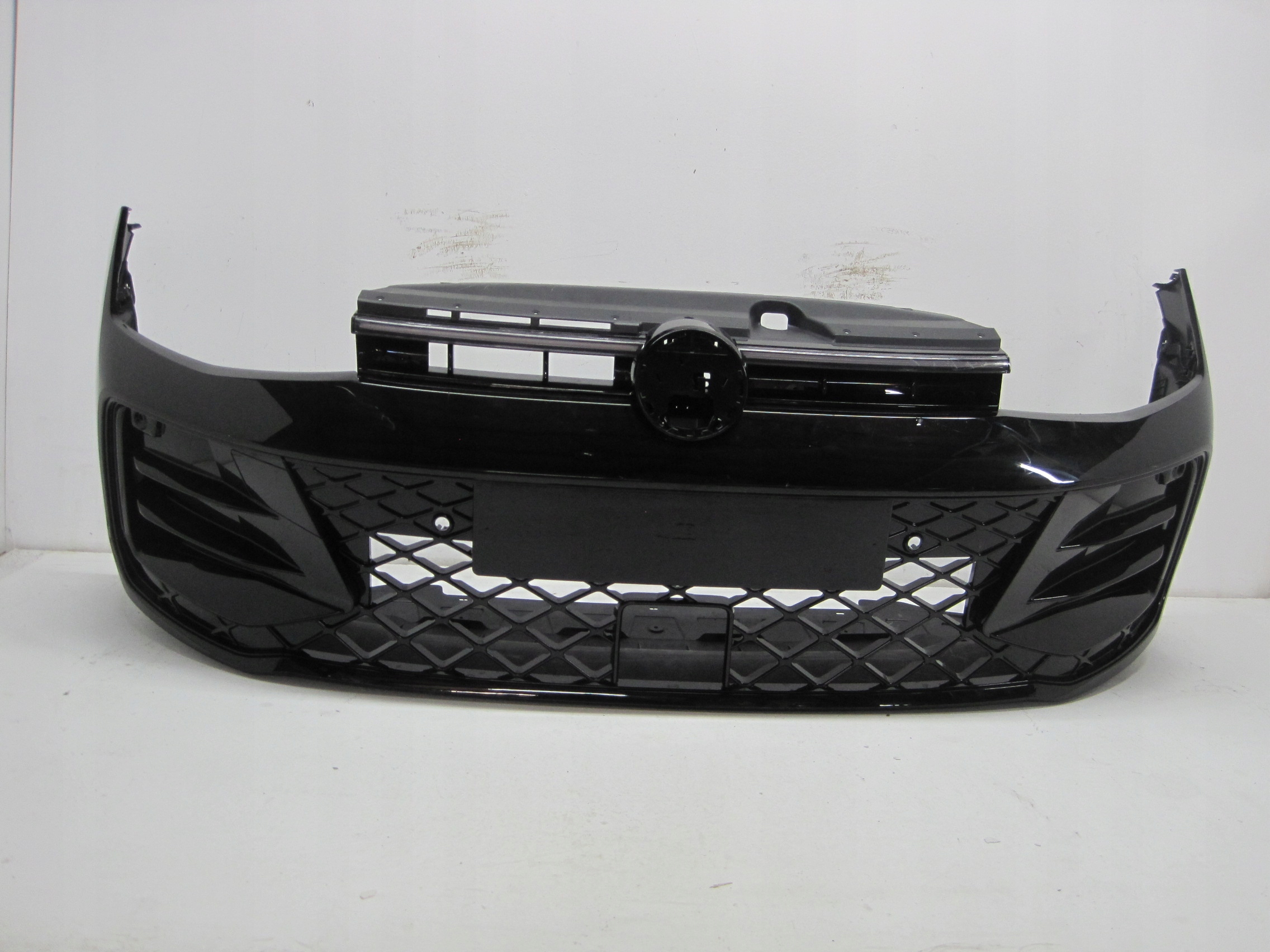 bumper VW PASSAT B9 3J0 R-LINE LED below 6 PDC below RADAR front front