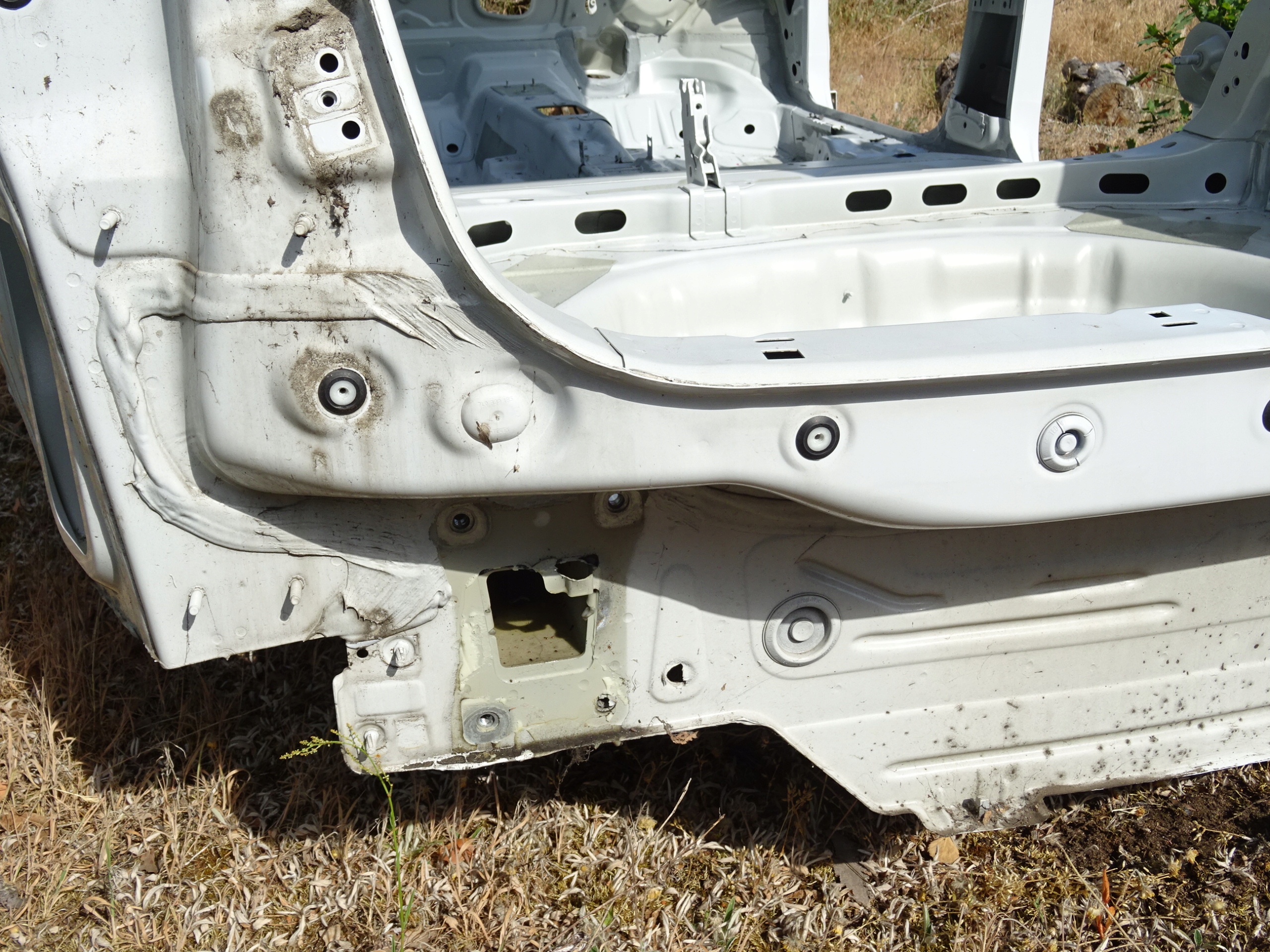 SEAT ATECA TYLNY PAS WANNA TYŁ LS9R 2016- Producent części SEAT OE