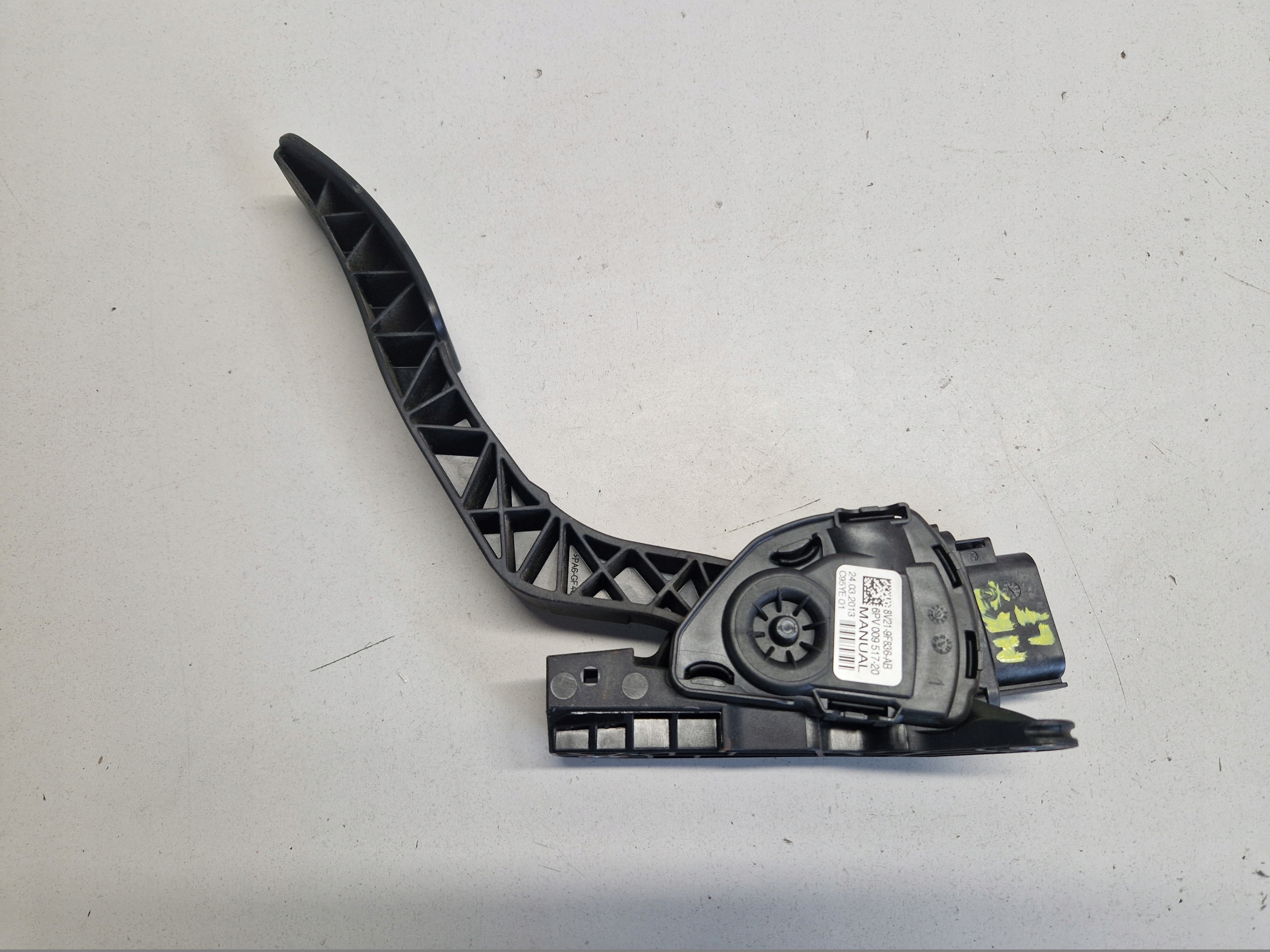 FORD FIESTA MK7 PEDAŁ GAZU 8V21-9F836-AB