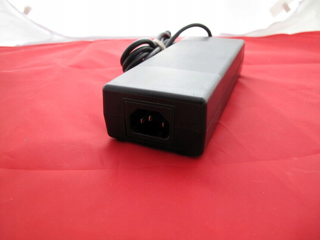 Zasilacz FSP GROUP INC 12V 8A WTYK 5.5 X 2.5 ORYGI Marka FSP