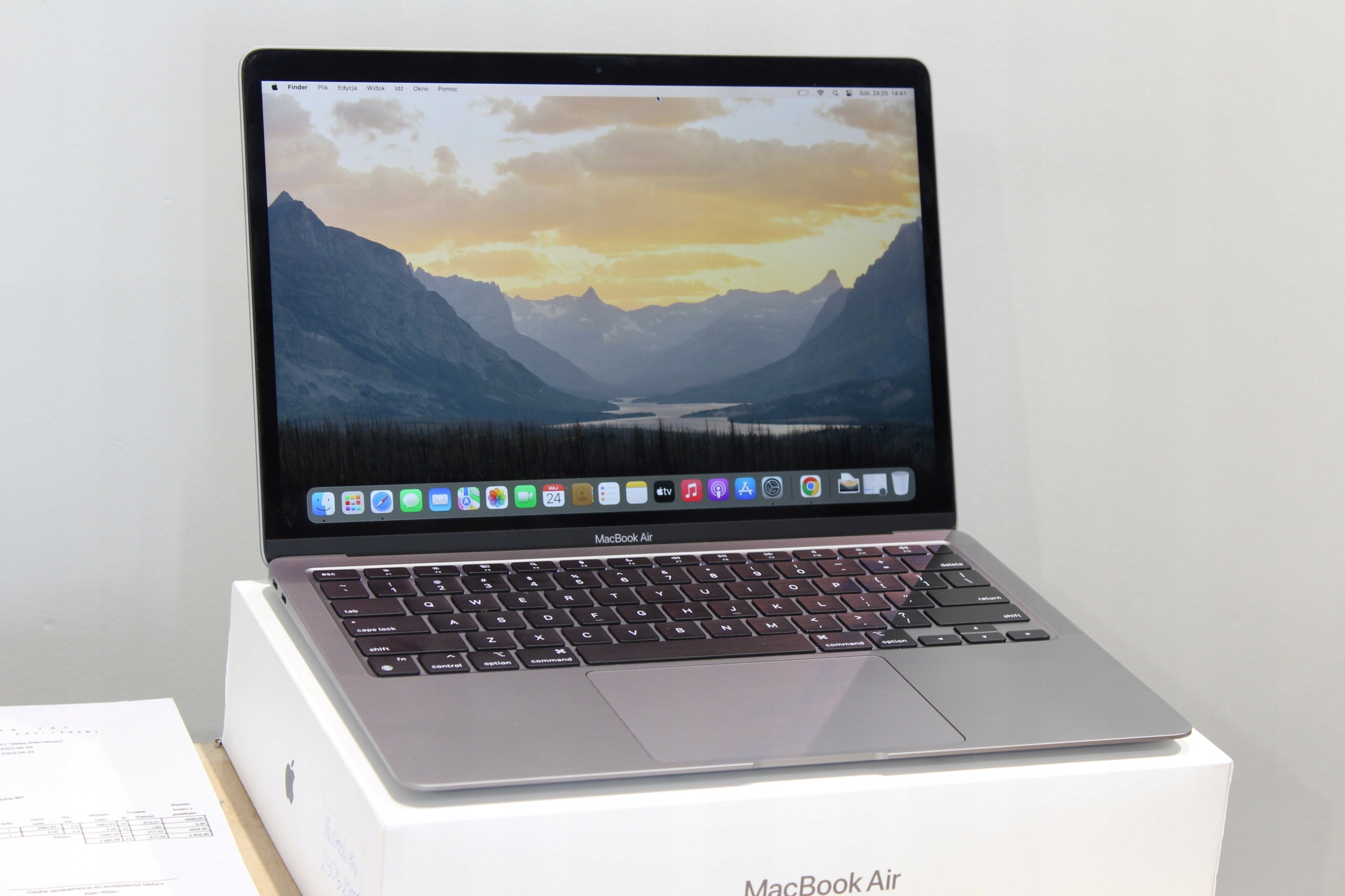 MacBook Air 13 M1 8 GB 256 SSD Space Gray idealny 20 cykli