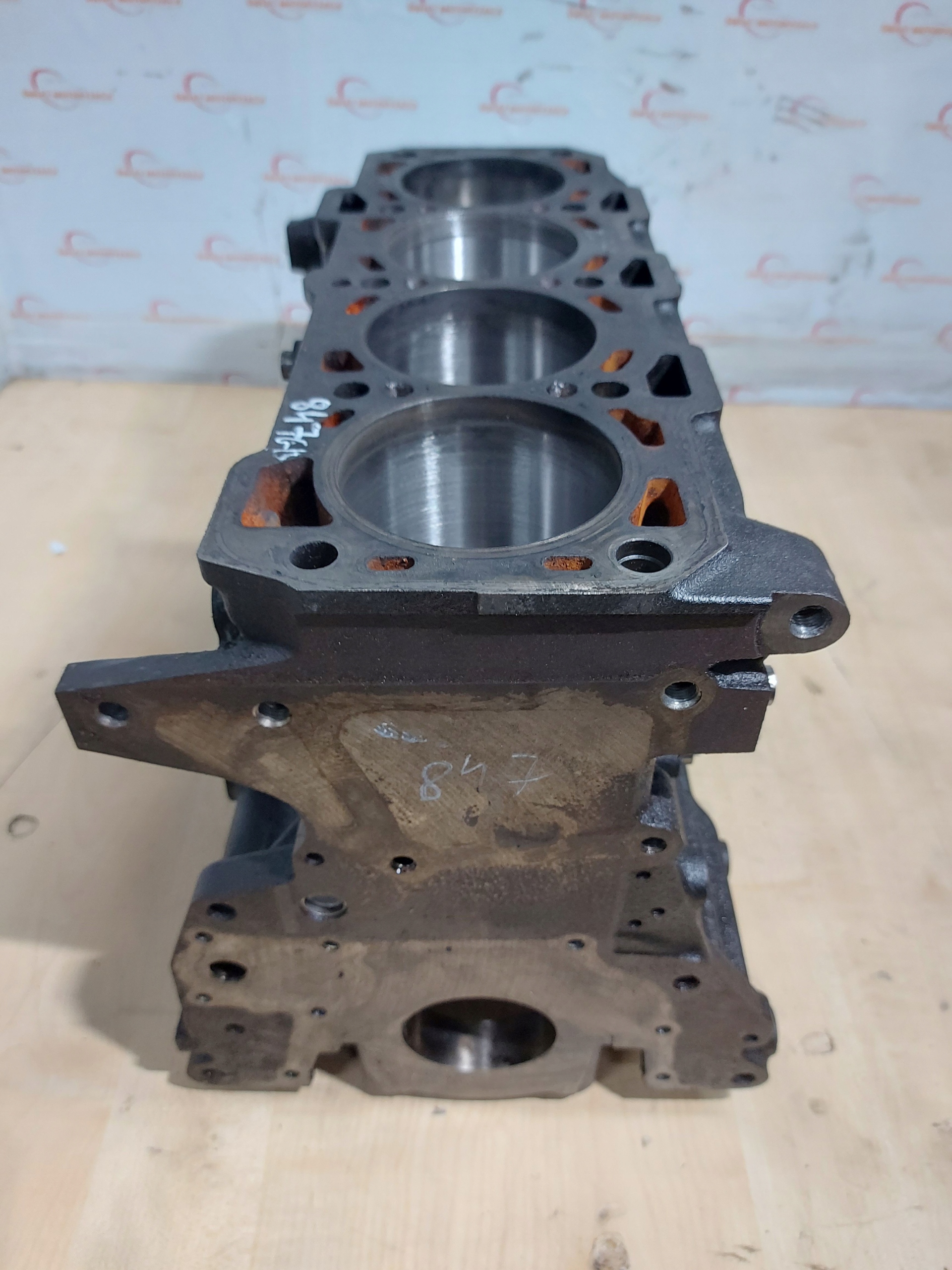 insignia Astra 2.0 A20DTE A20DTH A20DT 10r блок 55565911