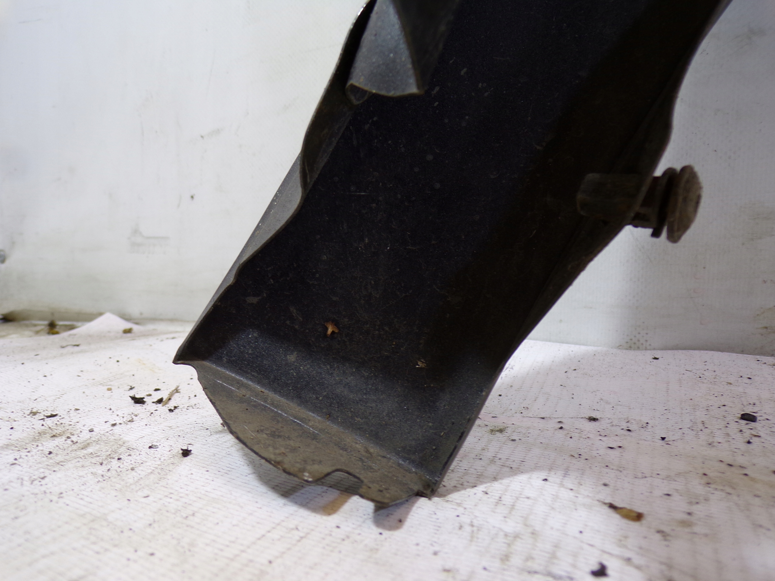 fender left front VOLKSWAGEN TOURAN 1 colour 2R2R GRAU