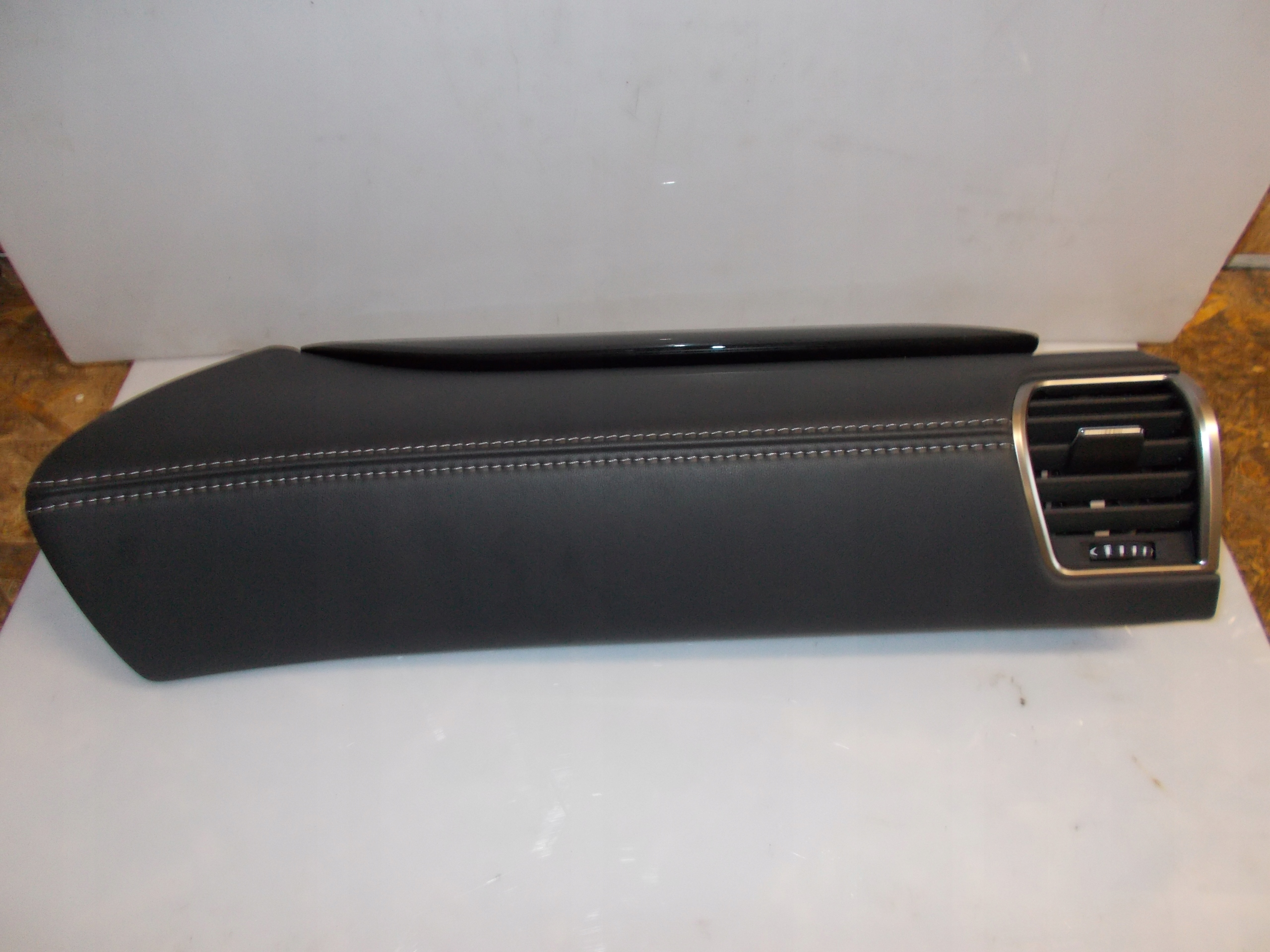 55403-78010 - РЕШЕТКА ВЕНТИЛЯЦИОННОГО ОТВЕРСТИЯ ПРАВАЯ LEXUS NX300H