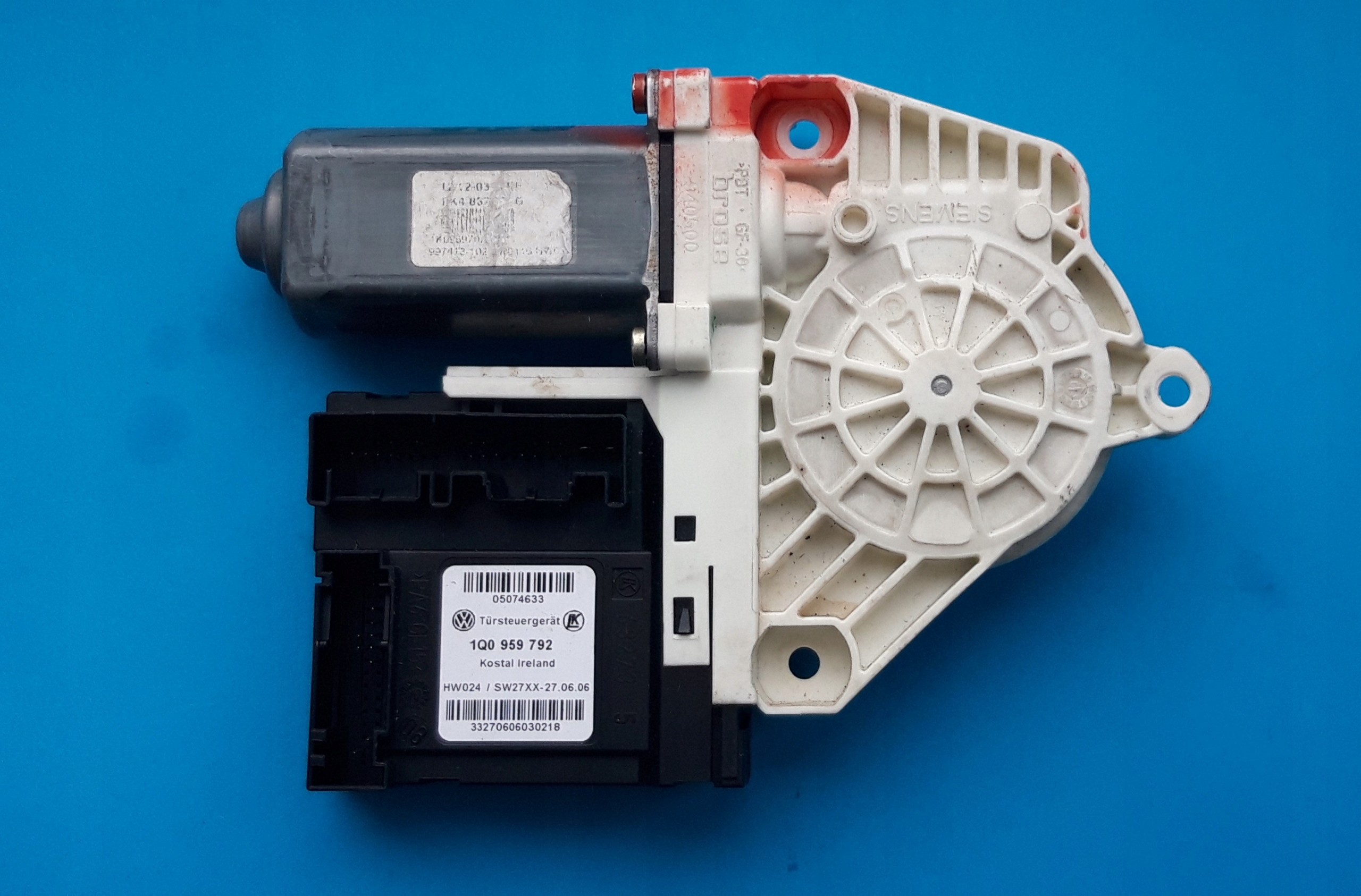 VOLKSWAGEN EOS cabrio SILNIK szyby przód Lewy WWA