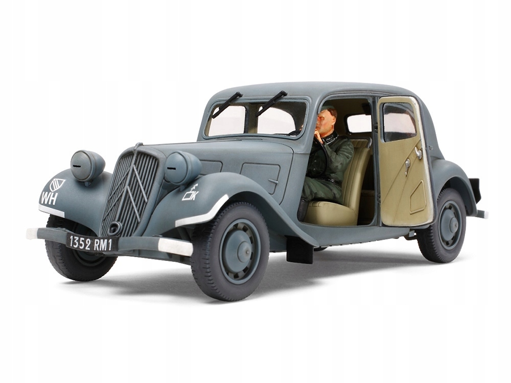 Citroen Traction 11CV model 35301 Tamiya