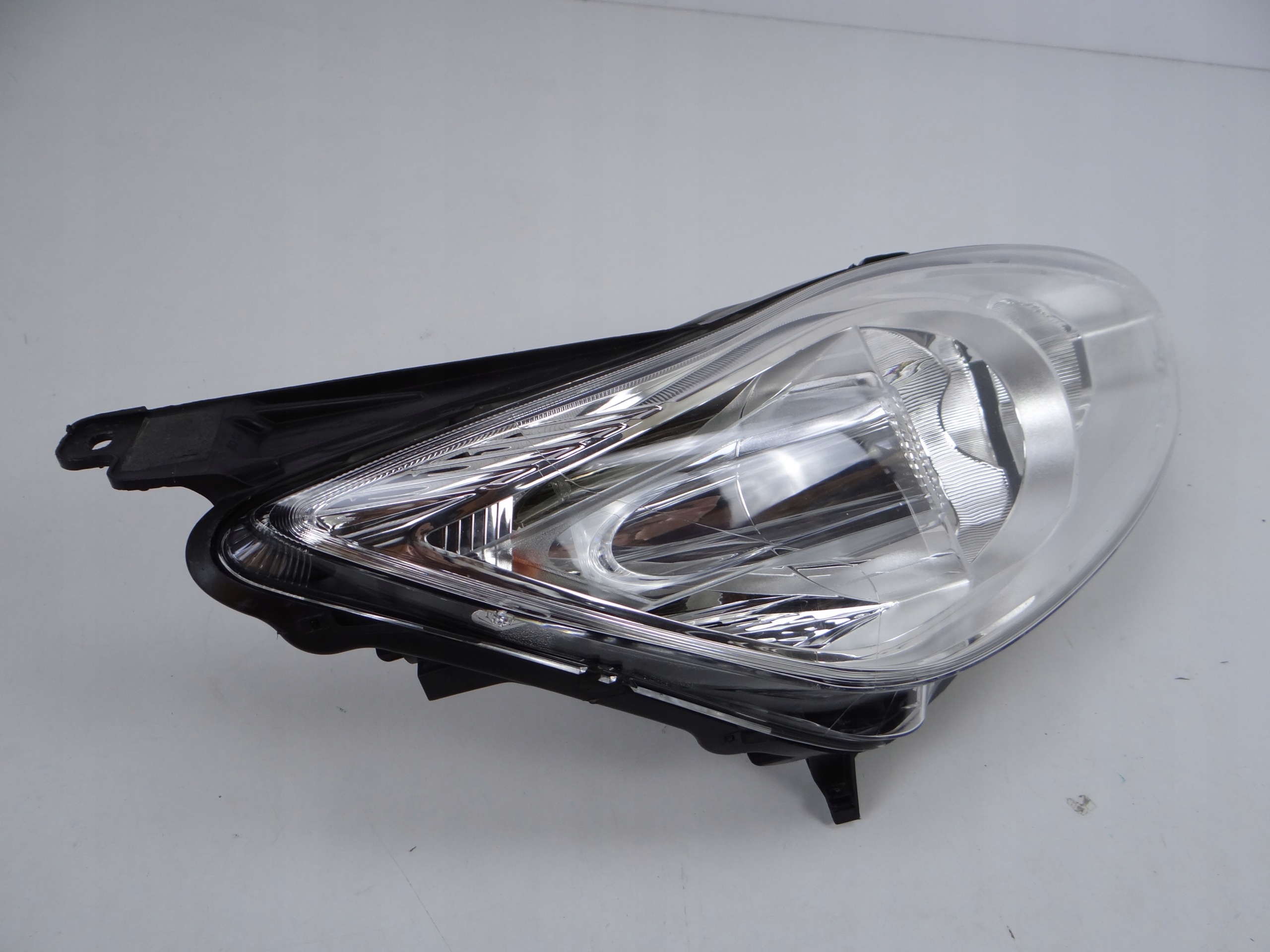 LAMPA PRAWA FORD C-MAX 2 II 10- AM5113W029AE za 490.00PLN z