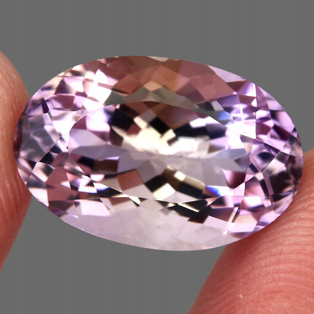 Ametryn přírodní kámen Vvs 11.2ct