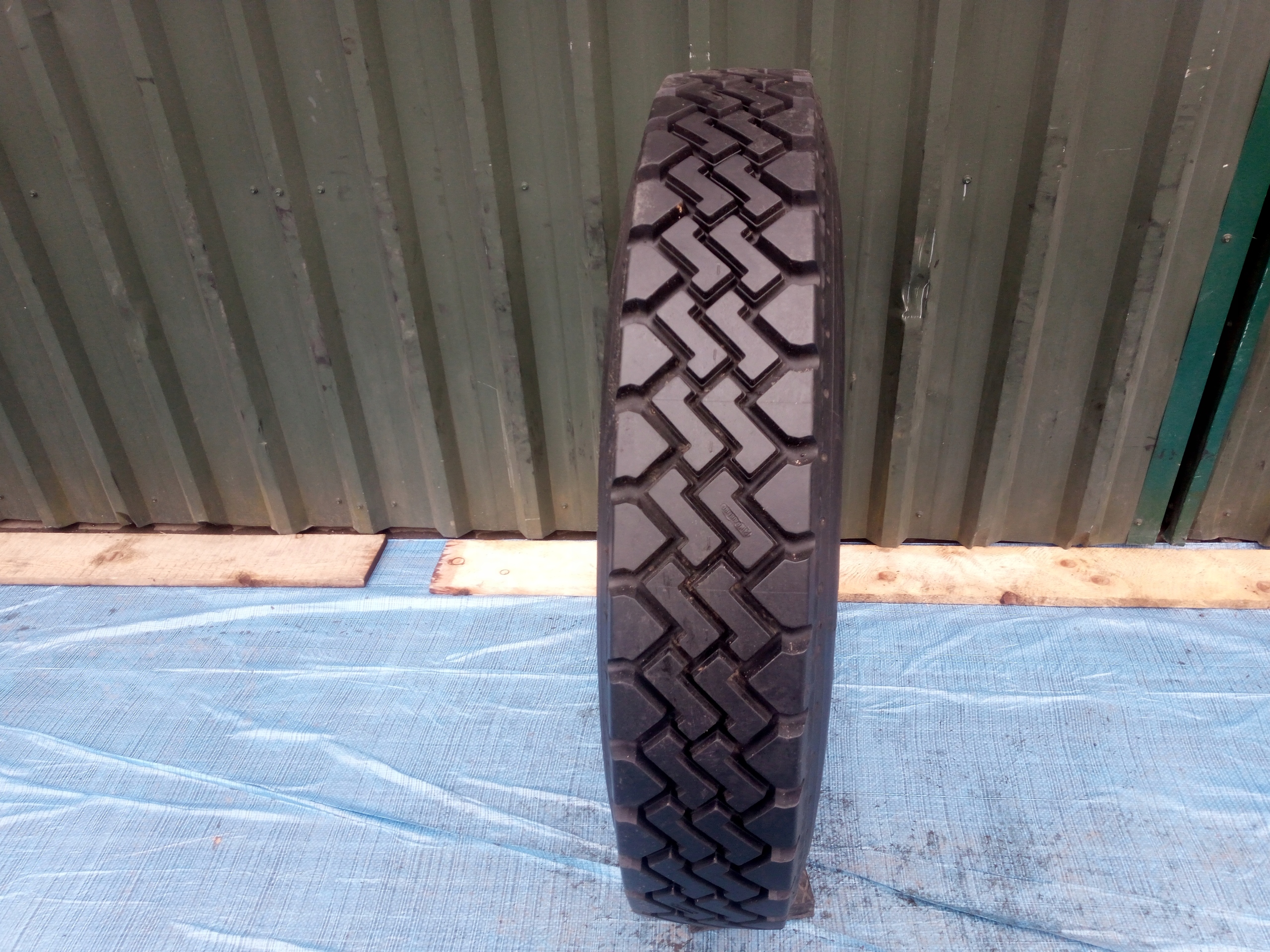 ШИНИ 11.00 11.00 R-24 MICHELIN X E24X