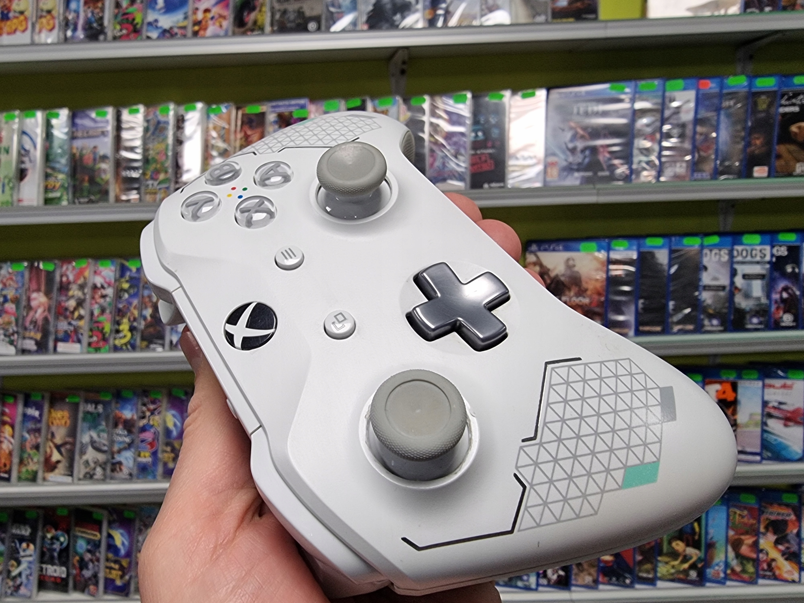 25. PAD KONTROLER XBOX ONE SERIES S X PC SPORT WHITE GUMOWANE GRIPY LIMITED Pochodzenie oryginał