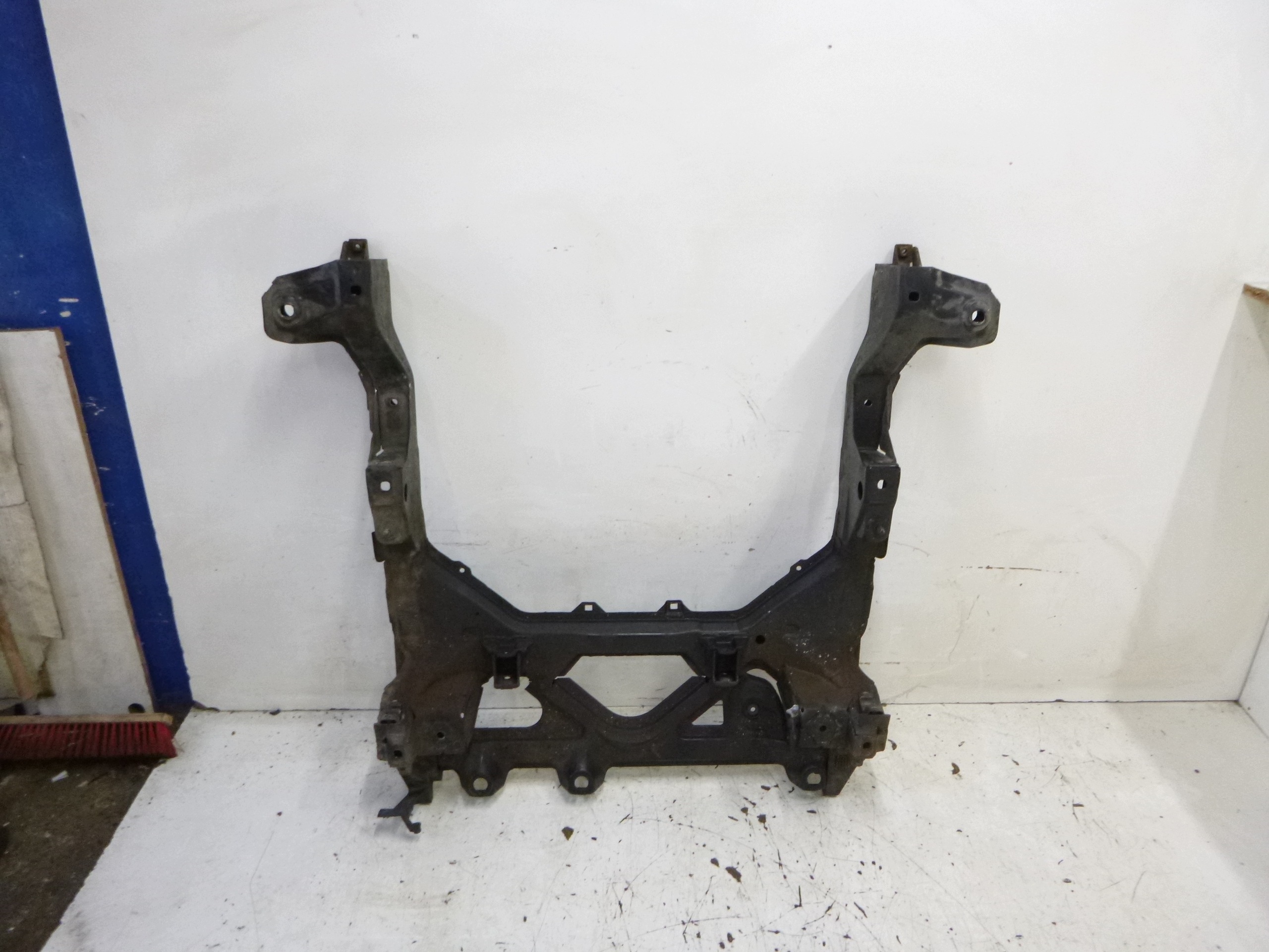 axle beam Lawa Rama below engine front Mercedes class A W168 1.4 B 1997 – 2004