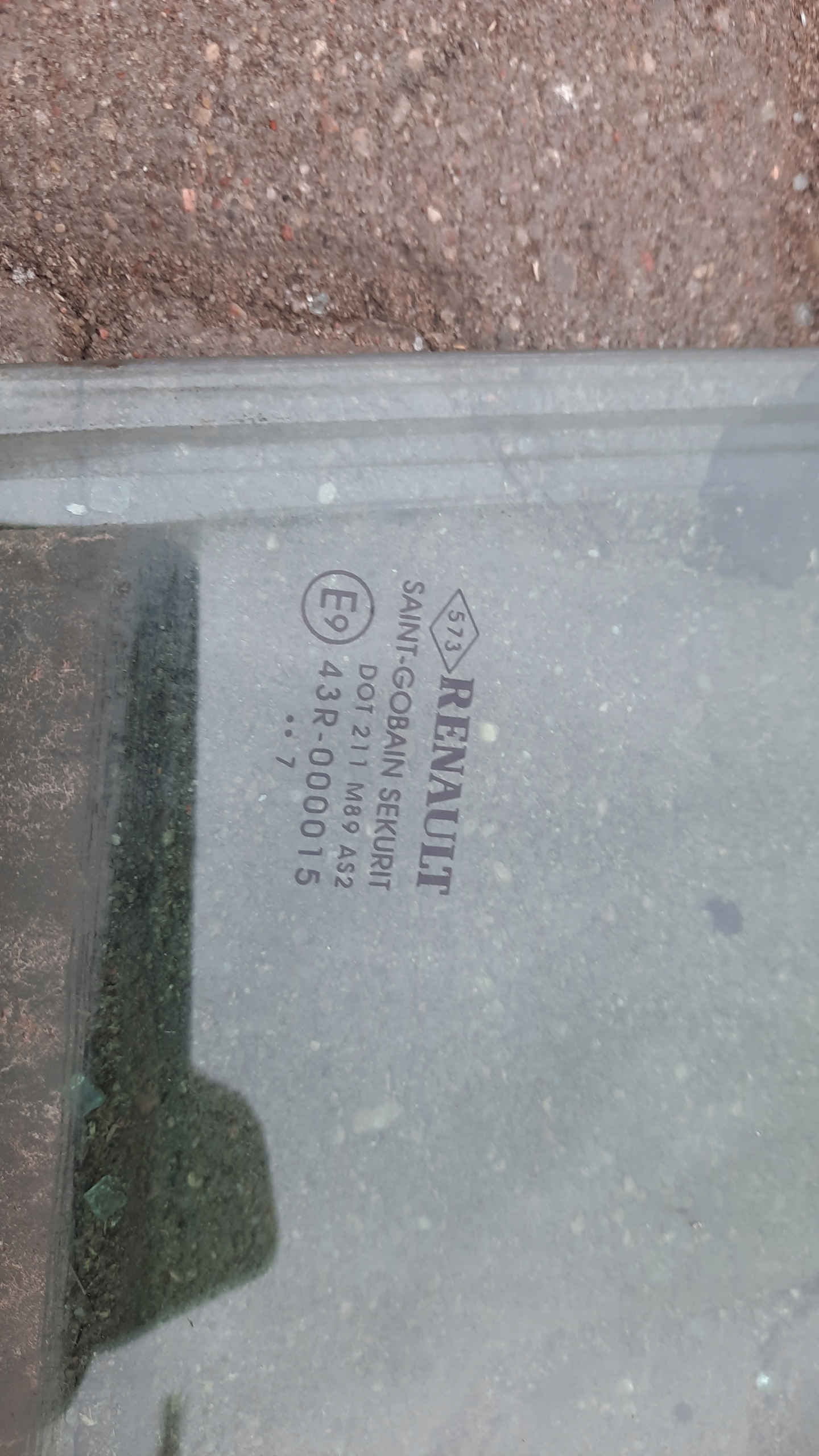 SZYBA DRZWI PRAWY TYŁ RENAULT MODUS 07R 1.5DCI Producent części Renault OE