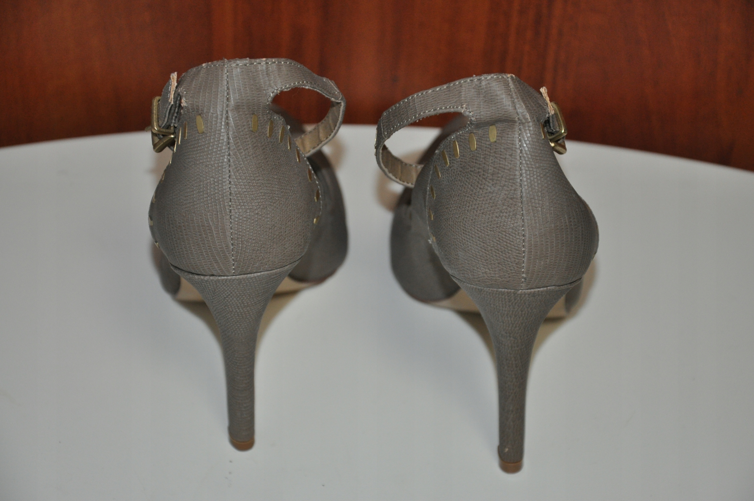 H&M-FAJNE SZPILKI R.40 Marka H&M