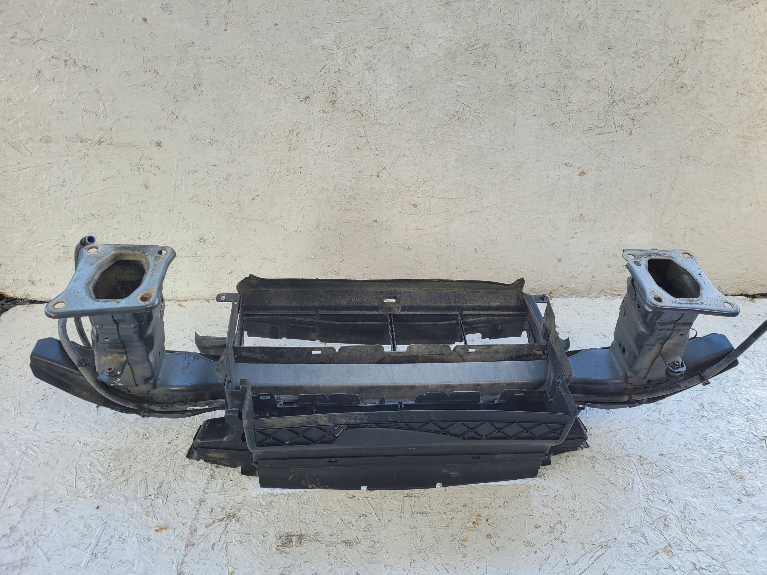 KUGA MK2 bumper support front lower below radiator steering wheel, air 14R