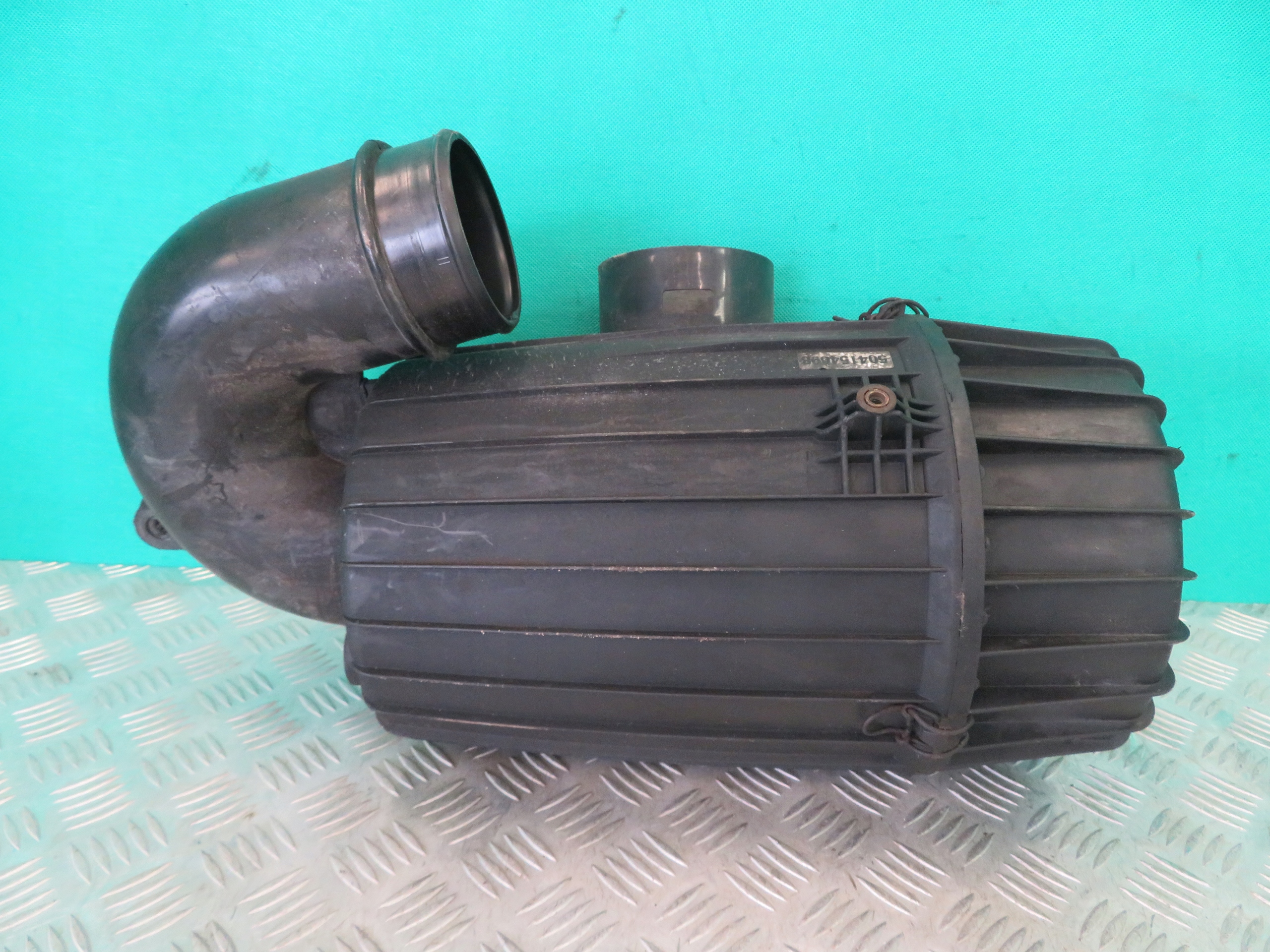 504154698 - КОРПУС ВОЗДУШНОГО ФИЛЬТРА IVECO DAILY 2.3