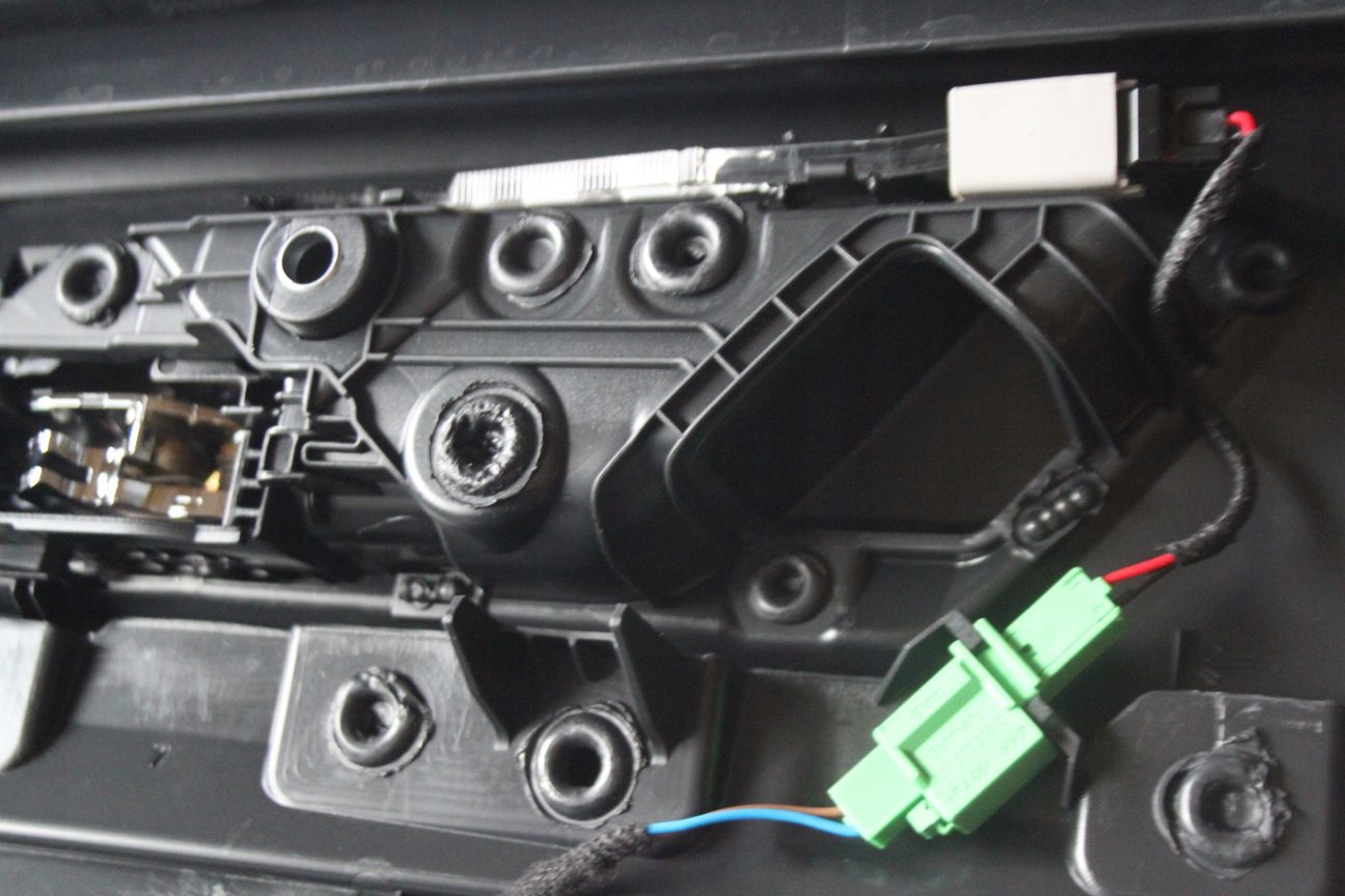 BOCZEK DRZWI PRAWE VW T ROC CABRIO LED CHROM Wersja Europejska