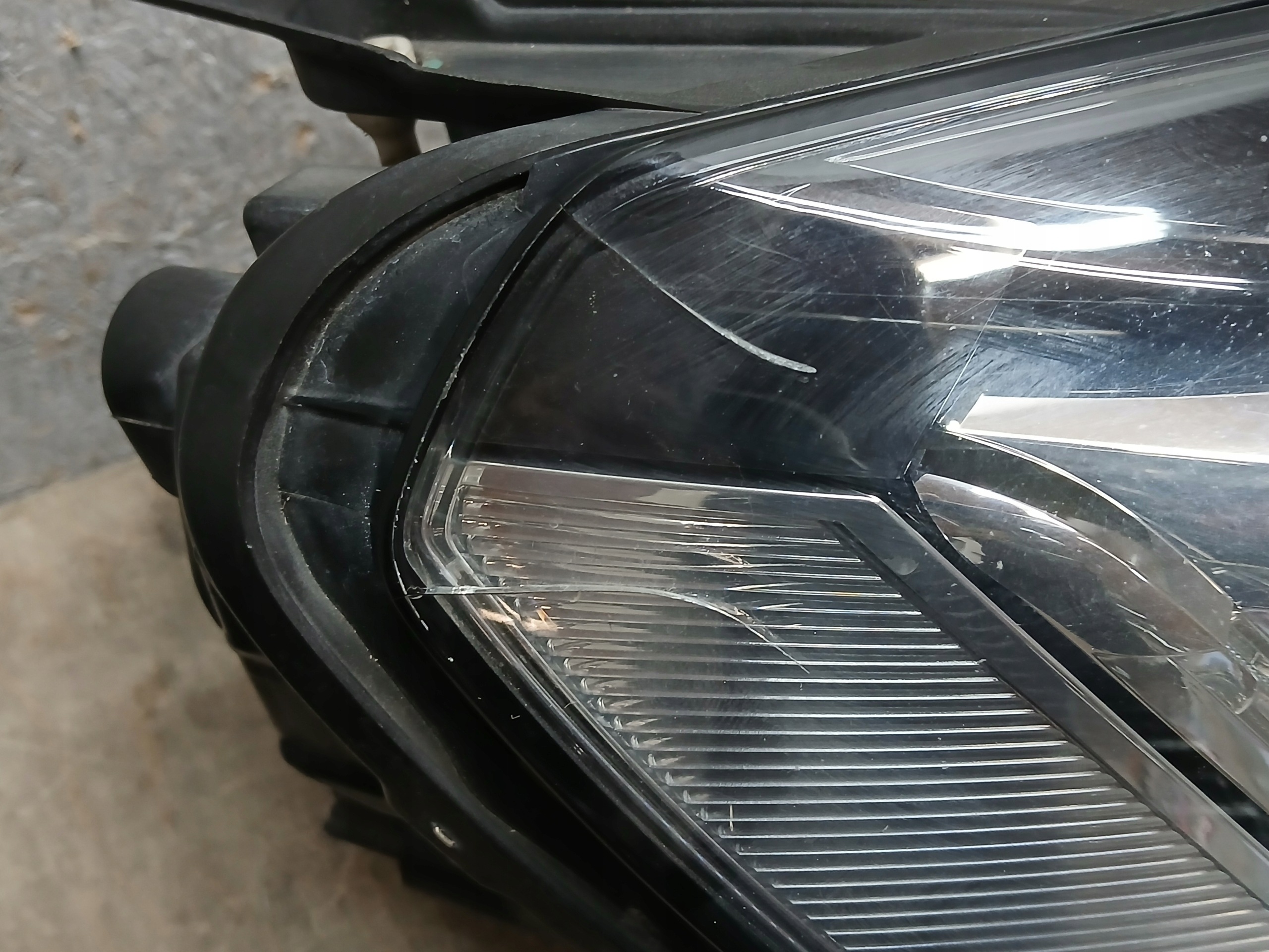 light front right VW TOUAREG 7P1 XENON LED 14- 7P1941034A