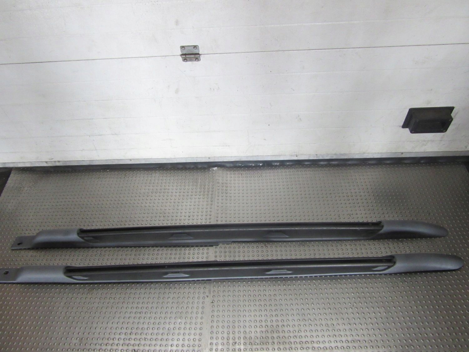 Dodge Durango II 2004 RELINGI DACHOWE KOMPLET