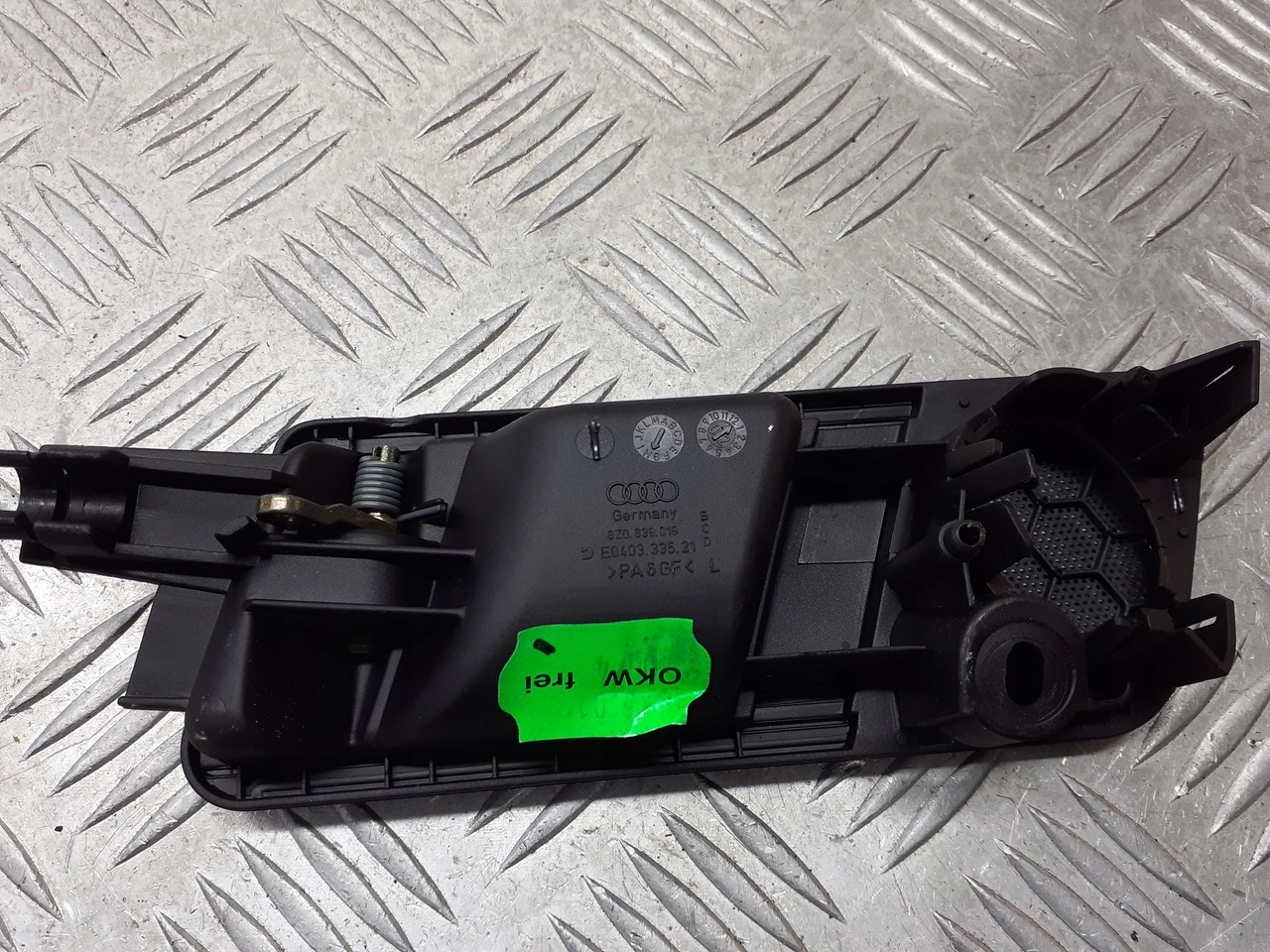 ручка двери левая внутренняя A2 1.4 6Z0839019