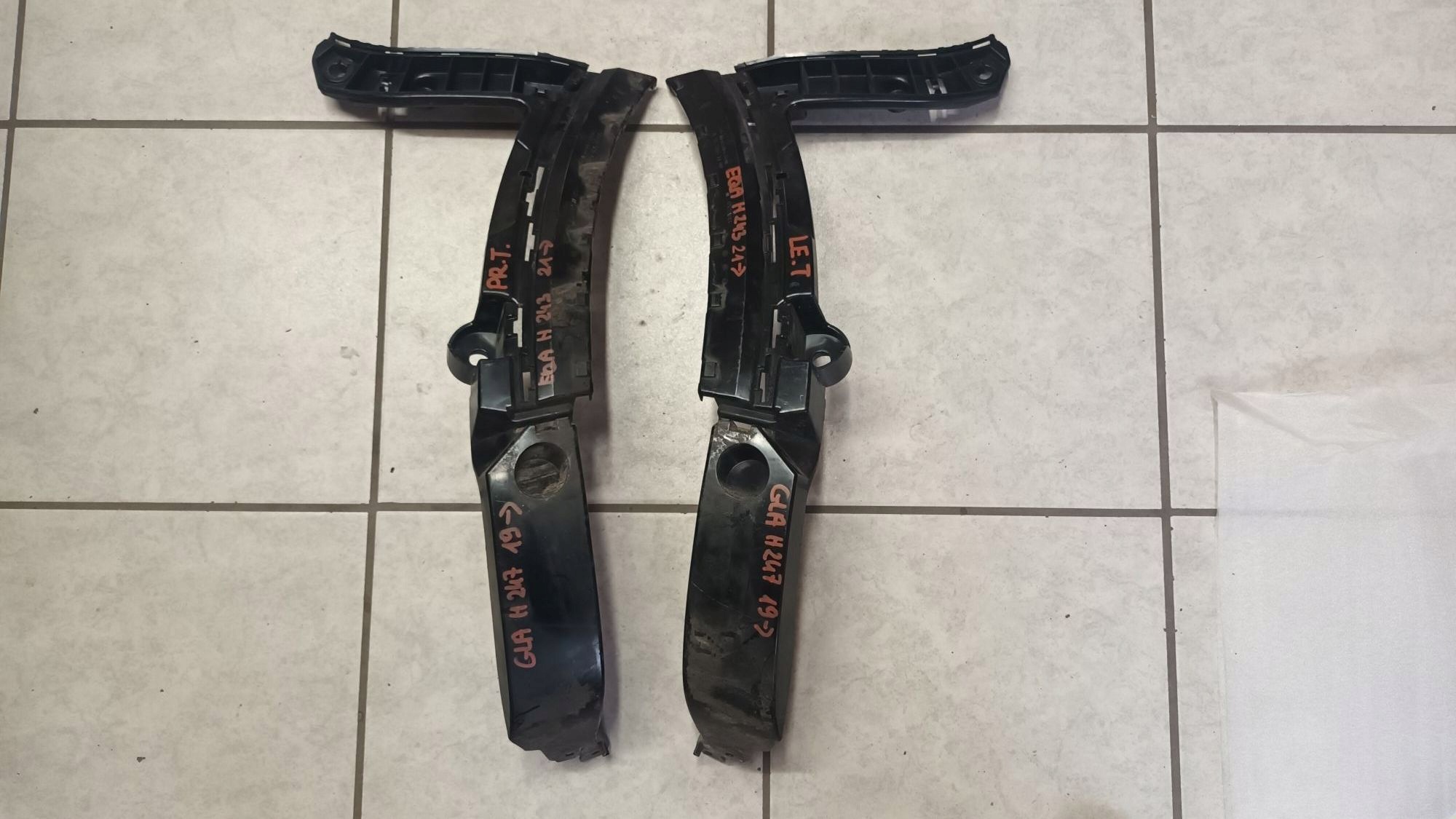rechts oder links stoßstangenführung hinten MERCEDES GLA H247 EQA H243