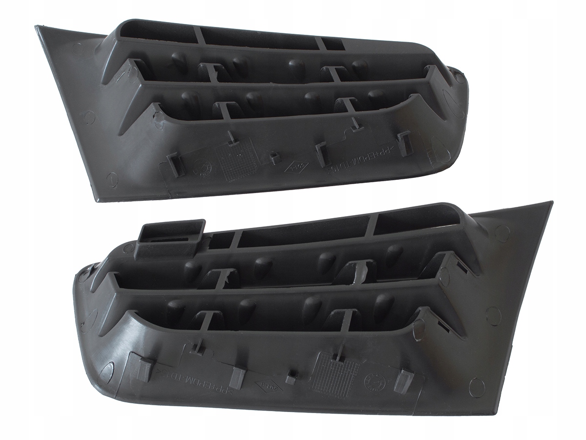 atrapa mřížka L+P pro Renault Megane II FL 06-08 Barva černá