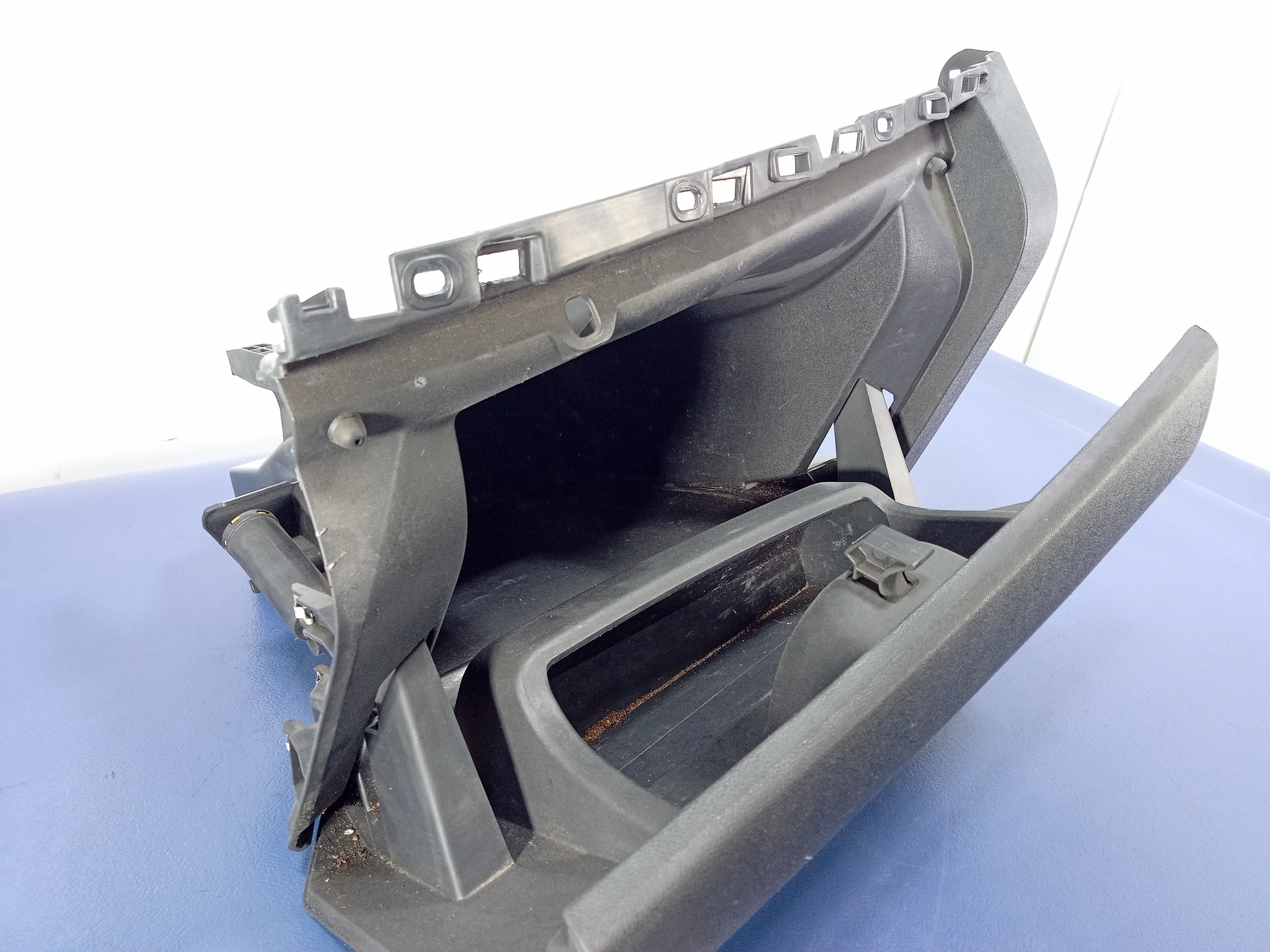 renault SCENIC III бардачок пассажира европа 681080004R