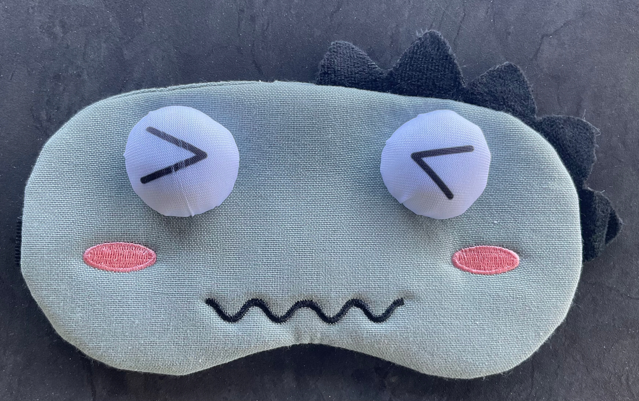 OPASKA NA OCZY MASKA DO SPANIA RELAKSU POTWOREK STWÓR ROBAL SMOK OLDMAN Model na oczy